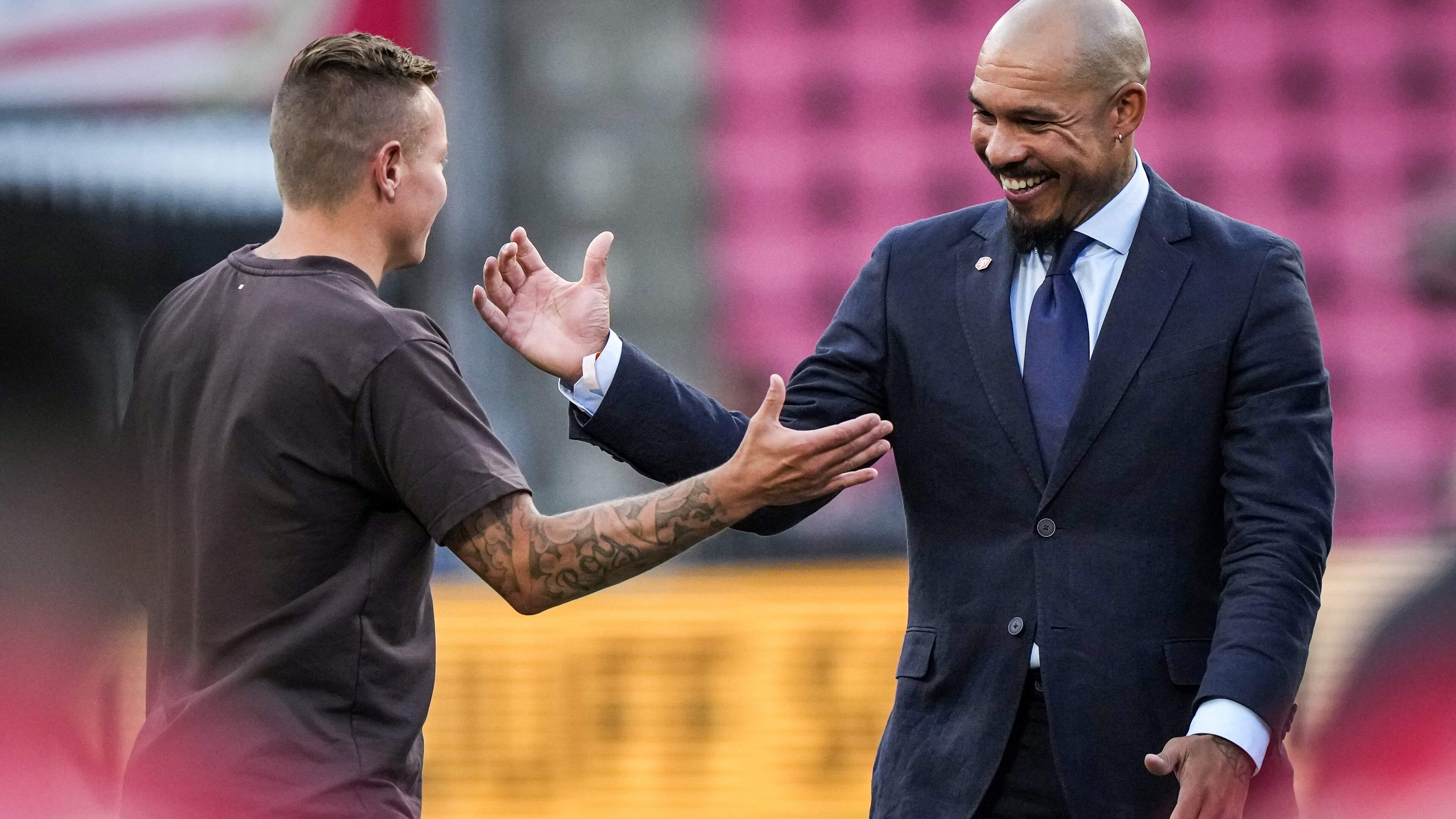 AZ moet aanvoerder Jordy Clasie (35) opnieuw lang missen, coach Leeroy Echteld vindt Johan Cruijff Schaal ’prijs die telt’