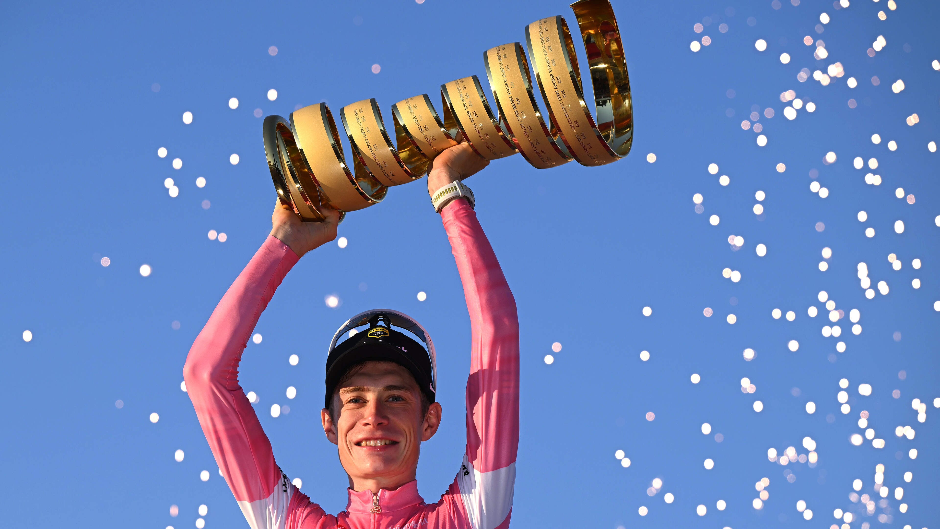 Ongenaakbare Giro-winnaar Jonas Vingegaard bij illuster gezelschap: ’Dit gevoel is onwerkelijk’
