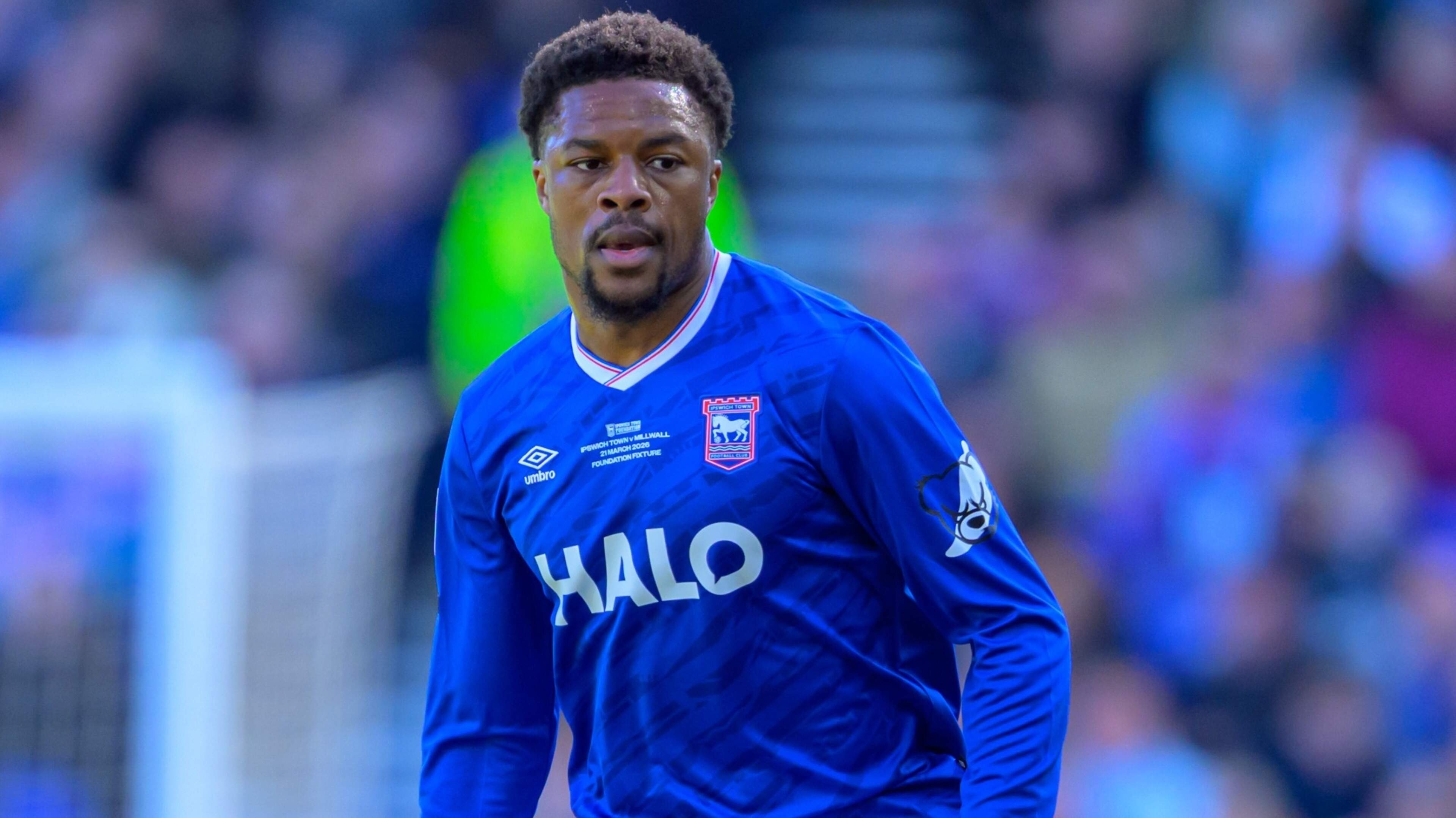 Chuba Akpom (30) komt belofte na en blikt terug op vernederende verbanning naar kleedkamer 2 bij Ajax