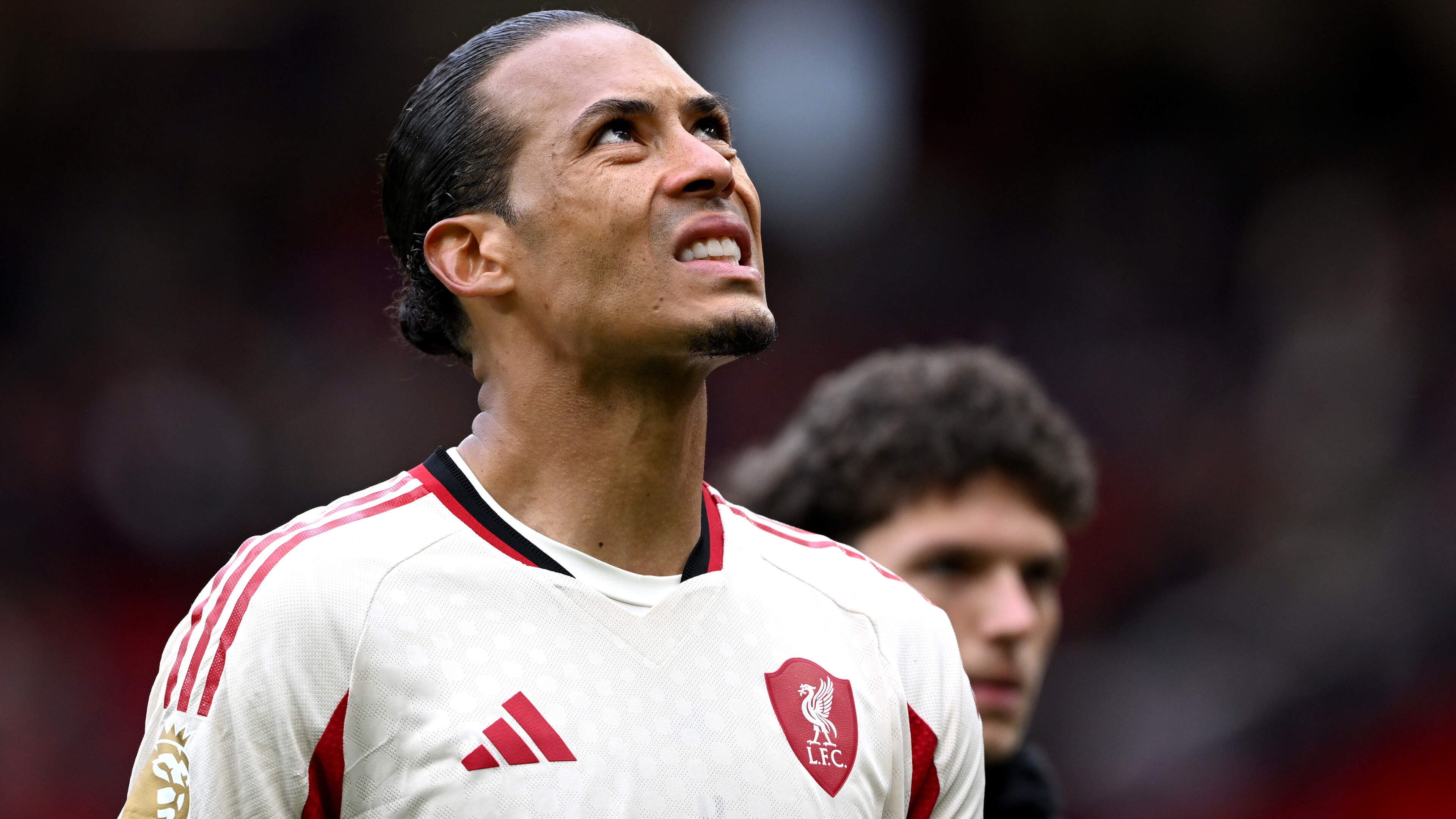 Virgil van Dijk haalt in harde bewoordingen uit na ’onacceptabel jaar’ bij Liverpool
