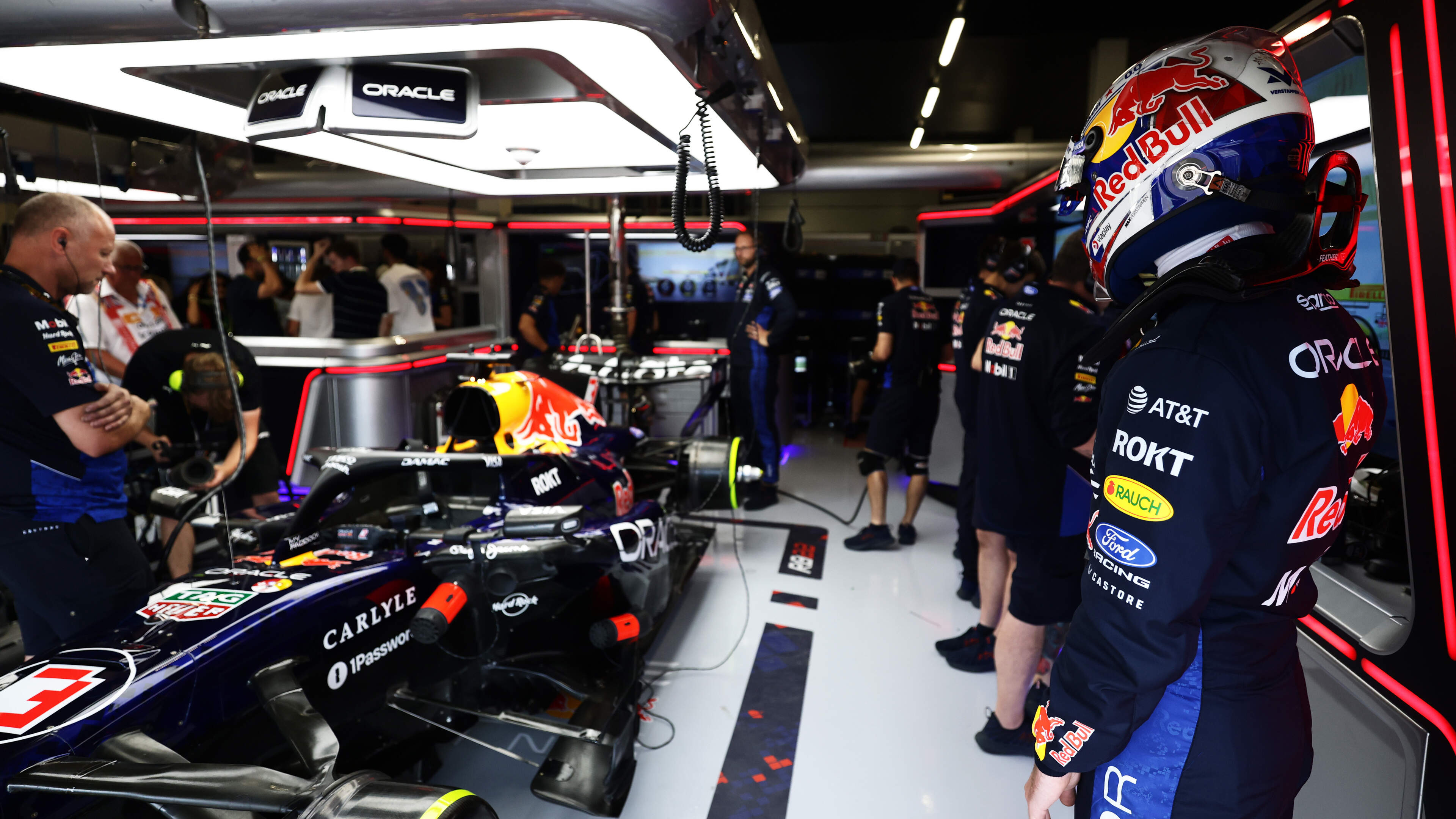 Red Bull hakt knoop door en wisselt motor niet: Max Verstappen start gewoon vanaf zevende plek op Silverstone