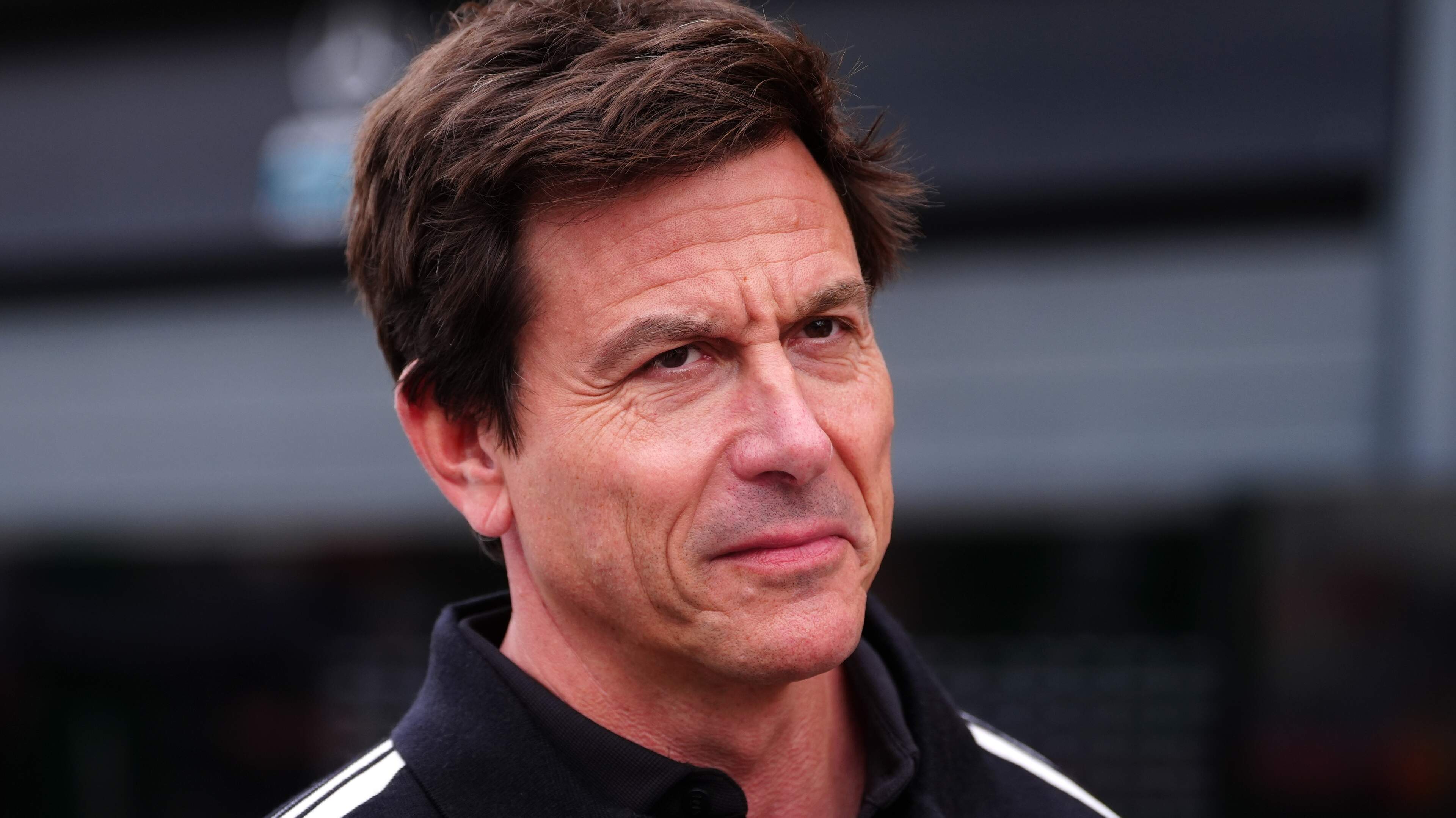Mercedes-teambaas Toto Wolff vindt langer verblijf Max Verstappen bij Red Bull een logische beslissing: ’Beter de duivel die je kent…’