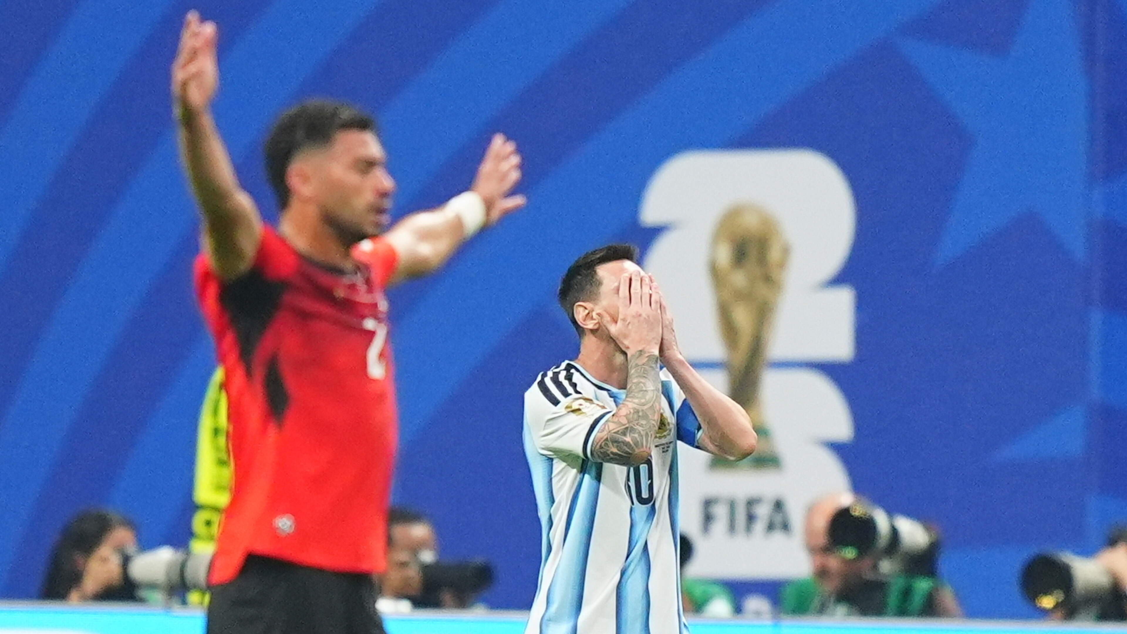 LIVE WK 2026 | Spektakel in eerste helft: Egypte leidt, Lionel Messi mist penalty en raakt even later de paal