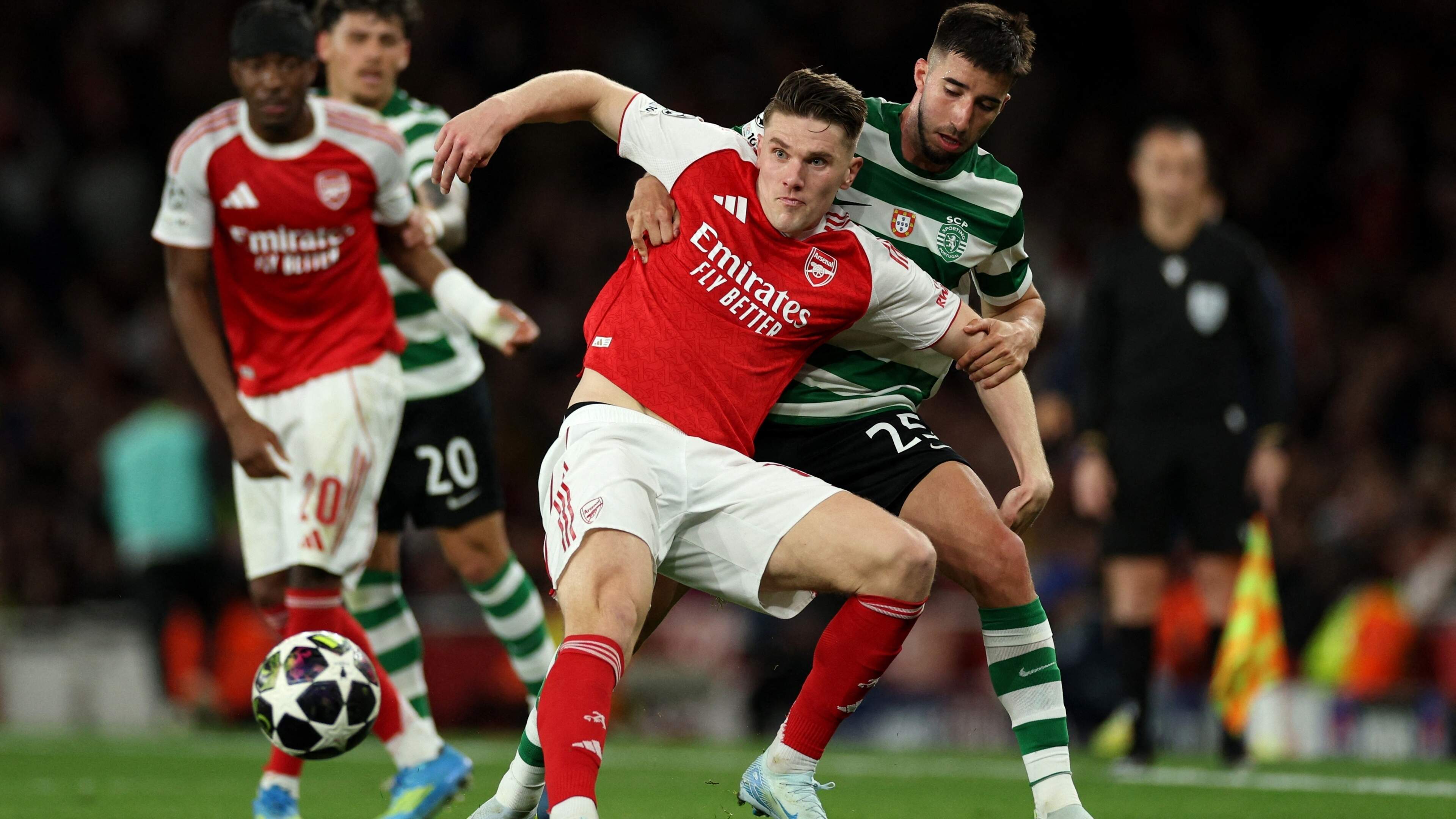 Arsenal via Sporting met hangen en wurgen naar de halve finale van de Champions League