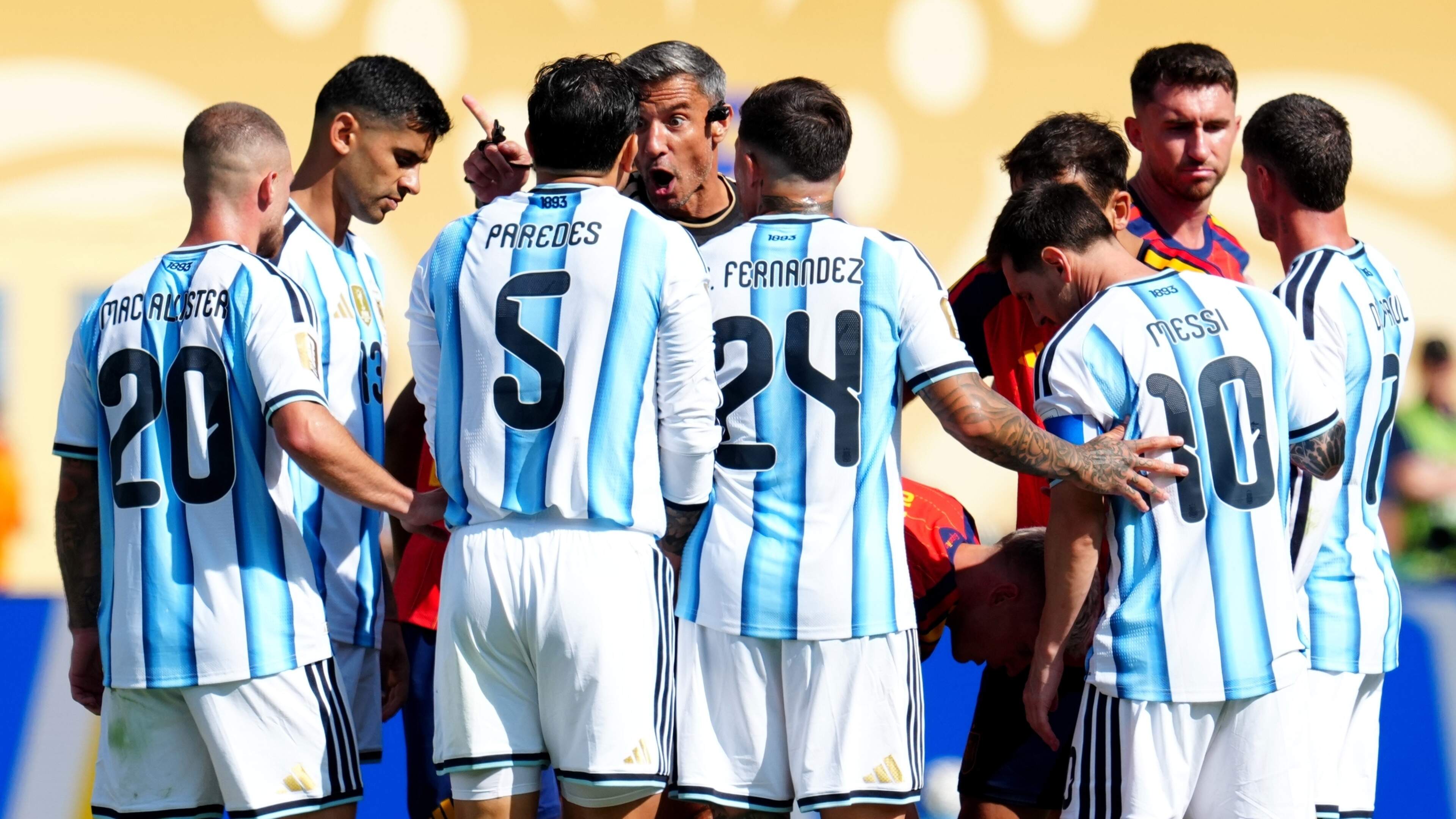 Valentijn Driessen: ’Roedel Argentijnse gangsters rond Lionel Messi verziekte de finale’