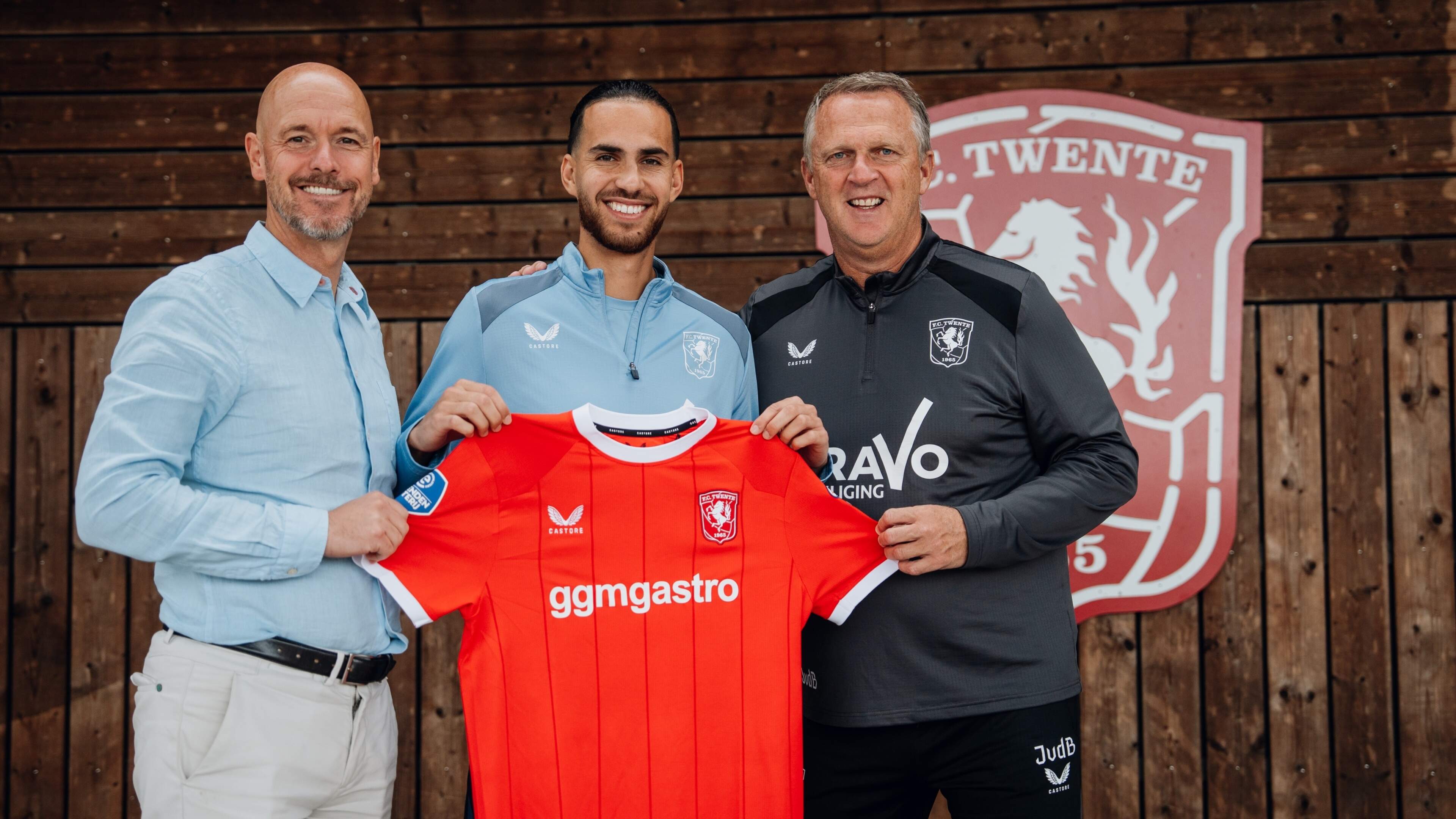LIVE Transfers | FC Twente neemt middenvelder Zerrouki over van Feyenoord, Van Overeem keert terug bij FC Utrecht