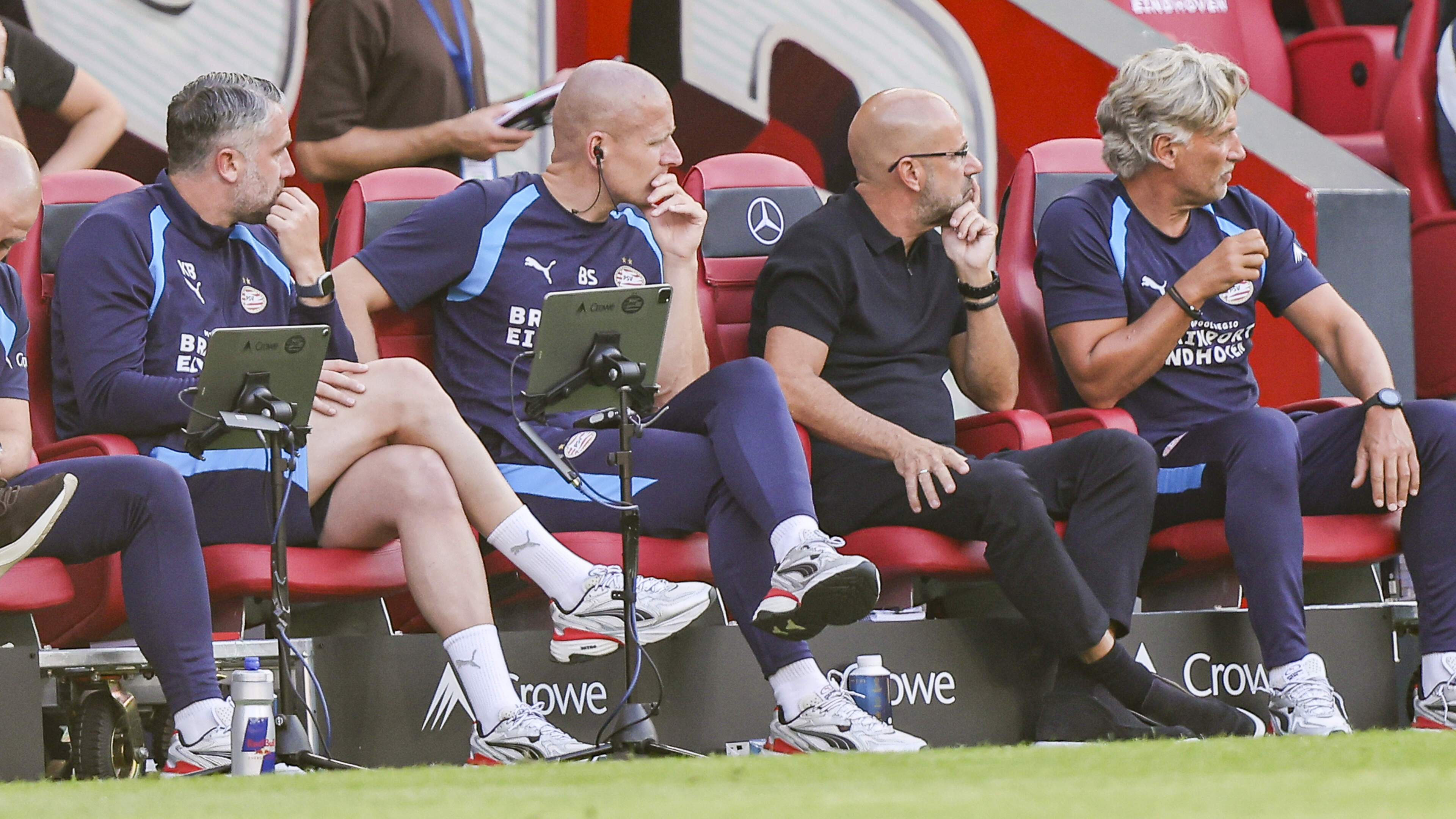 Peter Bosz schrikt van PSV tegen Villarreal: ’Je mag nog heel tevreden zijn met die uitslag’