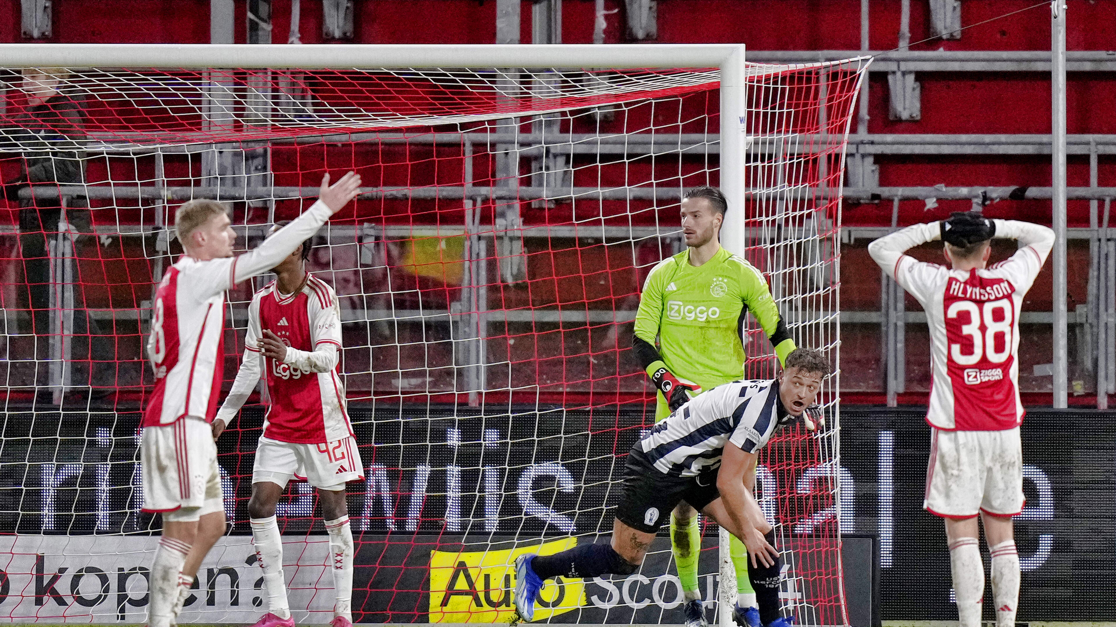 Hercules-held (28) die Ajax velde met de winnende goal in de KNVB-beker omgekomen bij ongeluk op het water