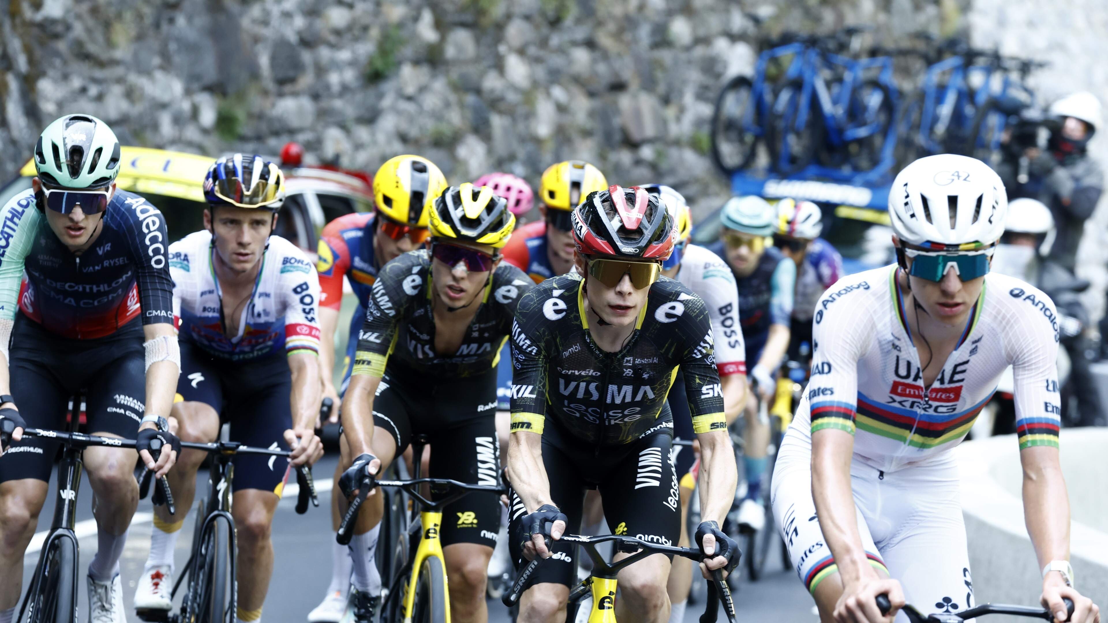 Erik Breukink verbaasd over Visma-Lease a Bike in eerste Tour-week: ’Wat doet interesse in Paul Seixas met je ploeg en je kopman?’