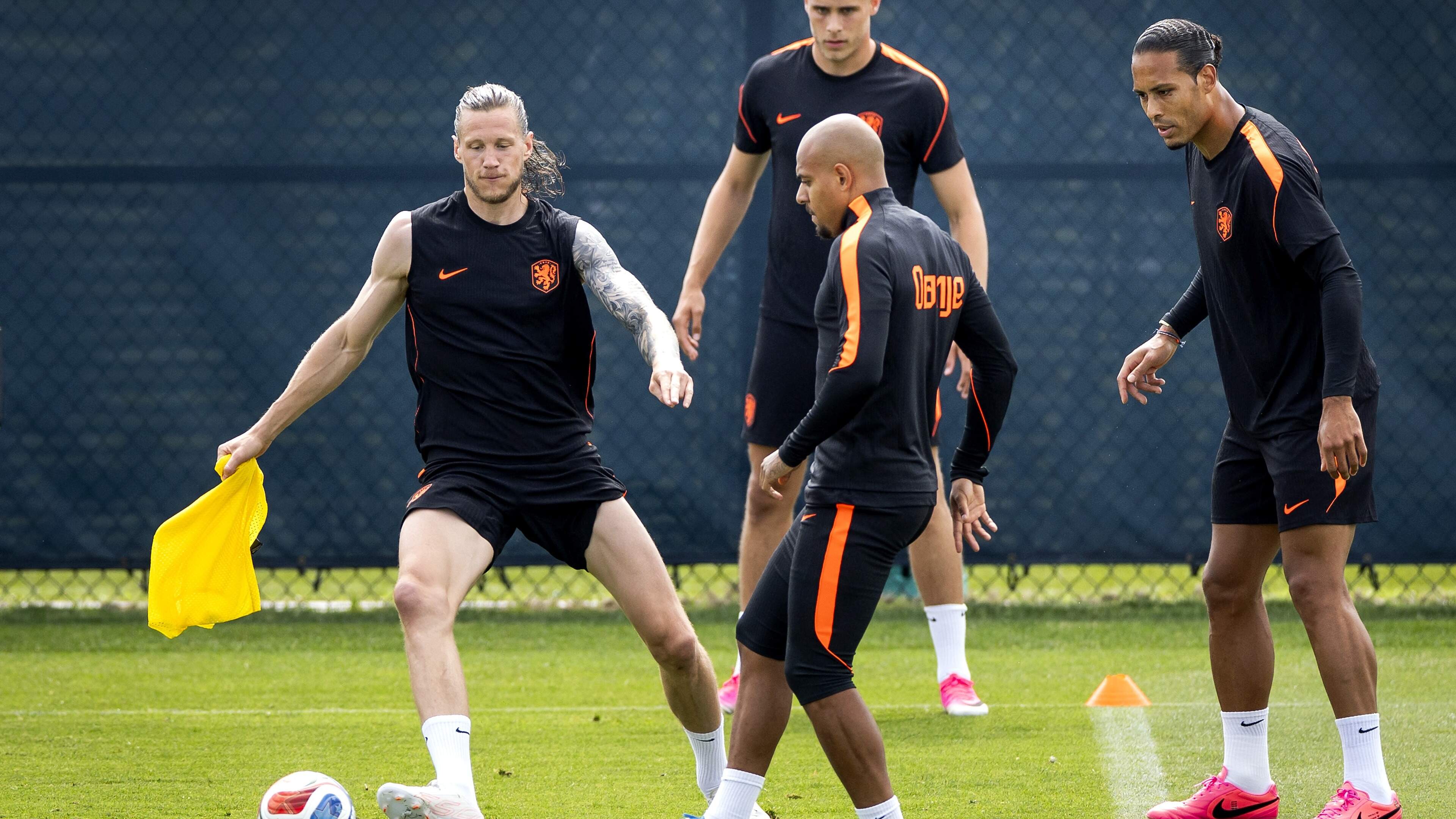 LIVE | Valentijn Driessen waarschuwt Ronald Koeman richting clash met Japan
