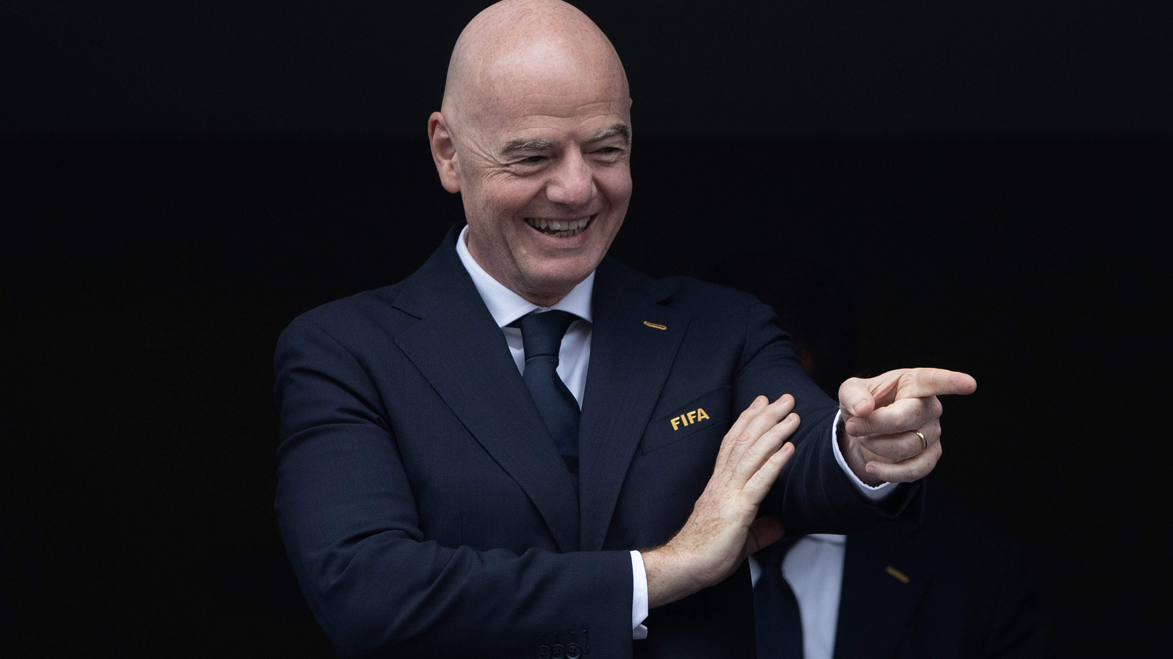 FIFA-baas Gianni Infantino dreigt nationale voetbalbonden met deadline: steun mij of mis ruim 35 miljoen euro