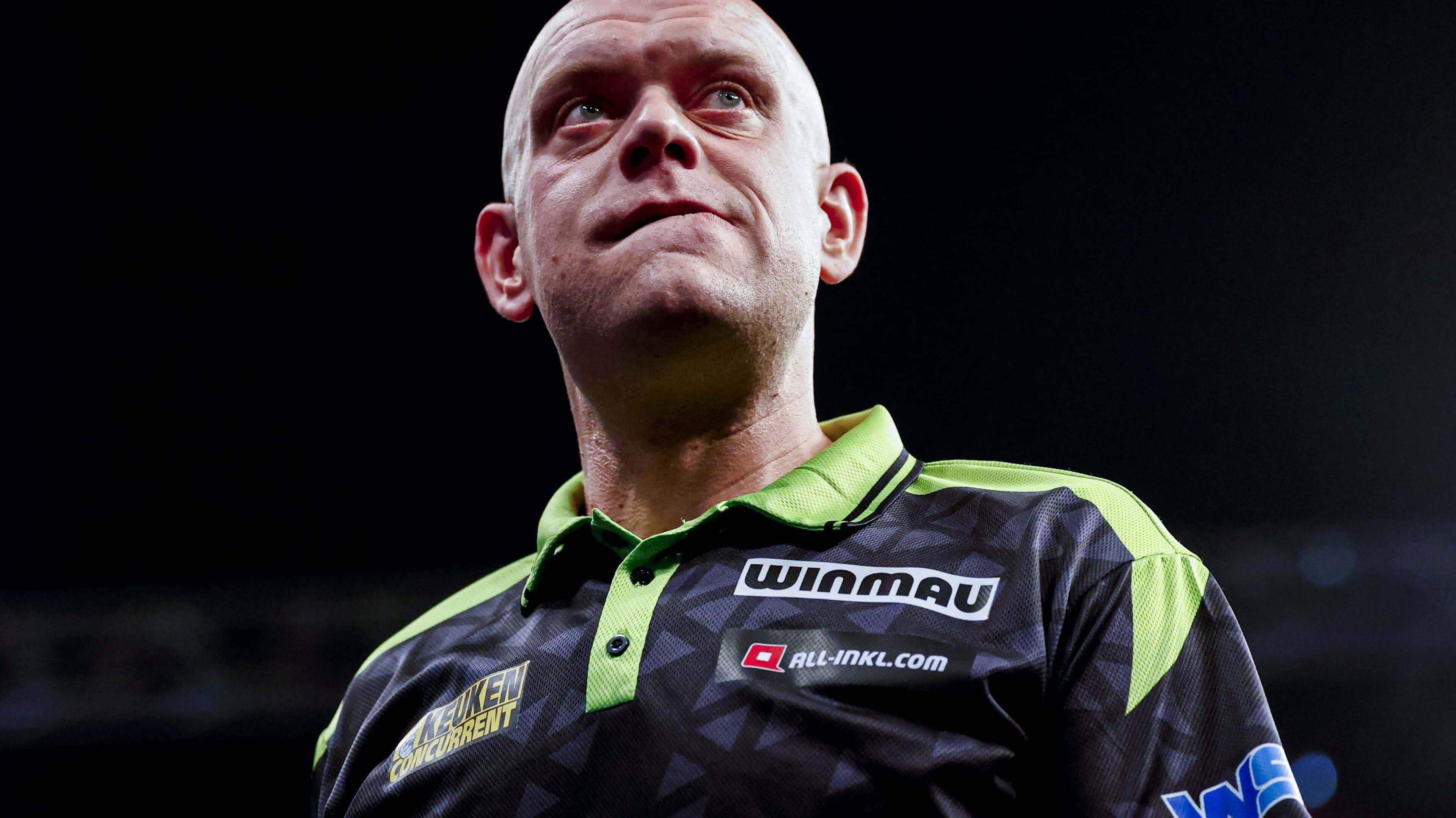 Michael van Gerwen en Gian van Veen voor eigen publiek in hemd gezet: ’Dat doet me ontzettend pijn’