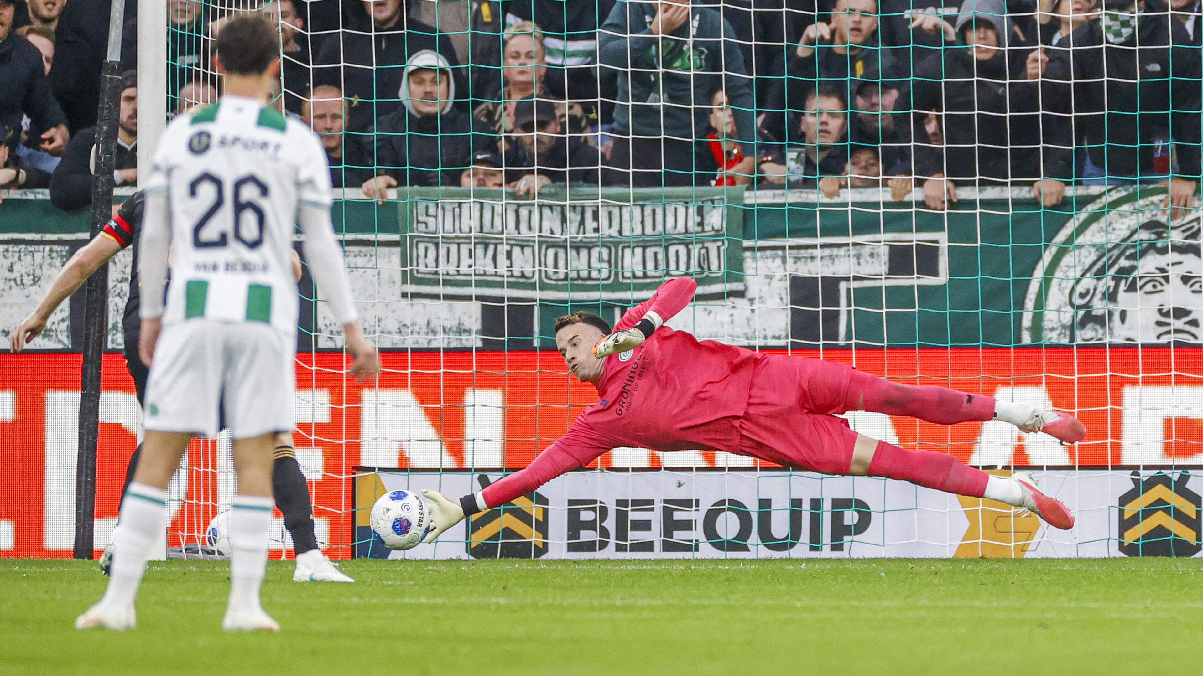 LIVE Eredivisie | Ajax-aanvoerder Klaassen mist strafschop, Higler geeft daarna geen penalty voor FC Groningen aan andere kant