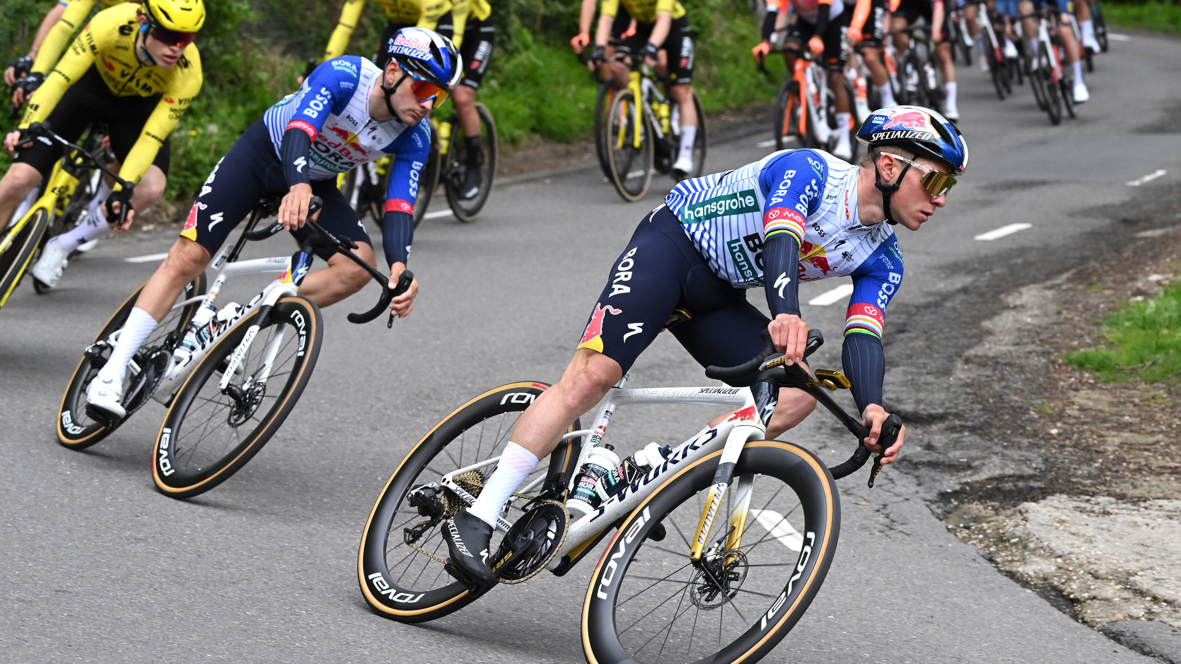 LIVE Amstel Gold Race mannen: peloton met favoriet Evenepoel hard op weg richting vluchtersgroep
