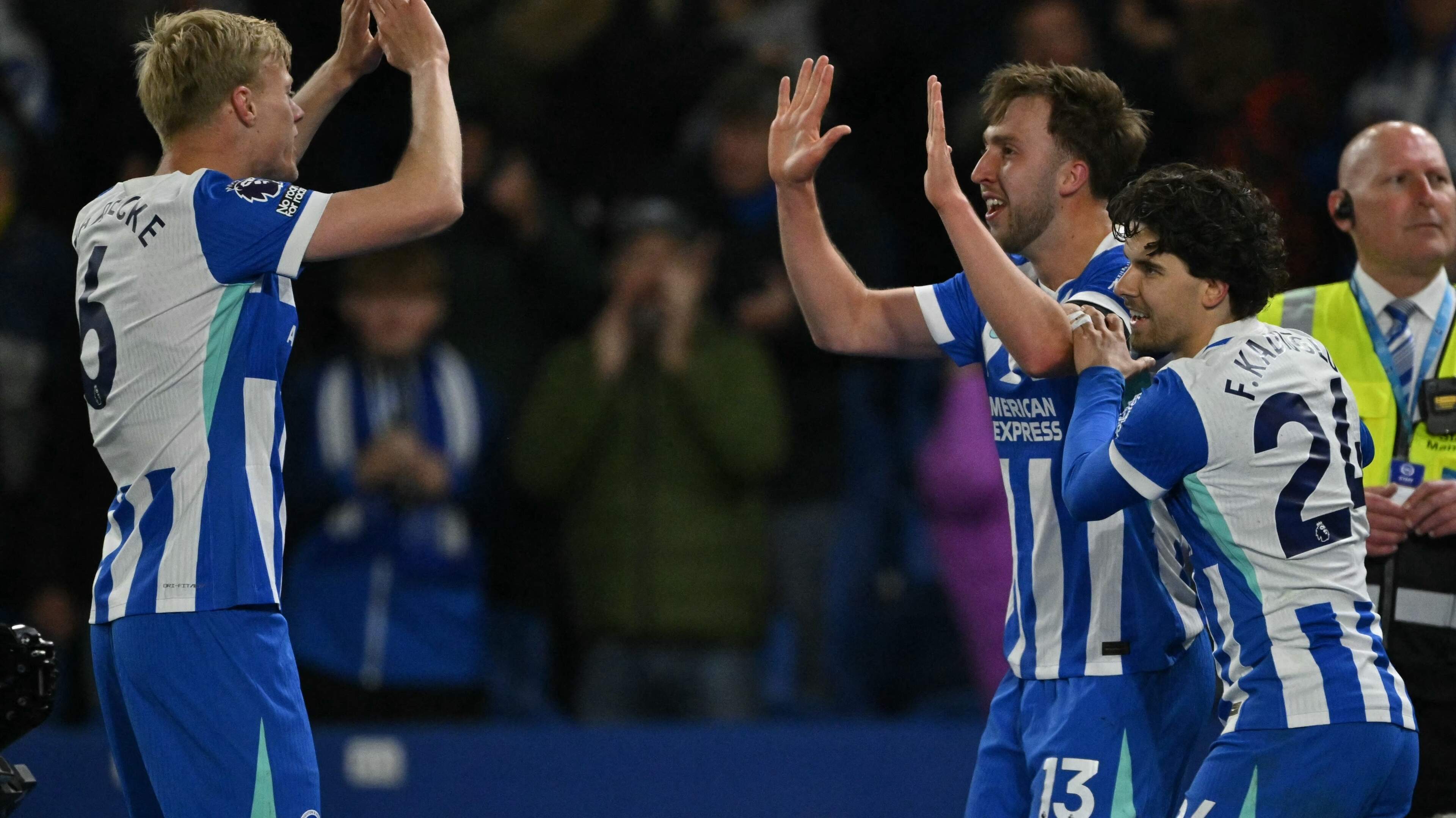 Brighton & Hove Albion loopt belabberd Chelsea onder de voet in Premier League