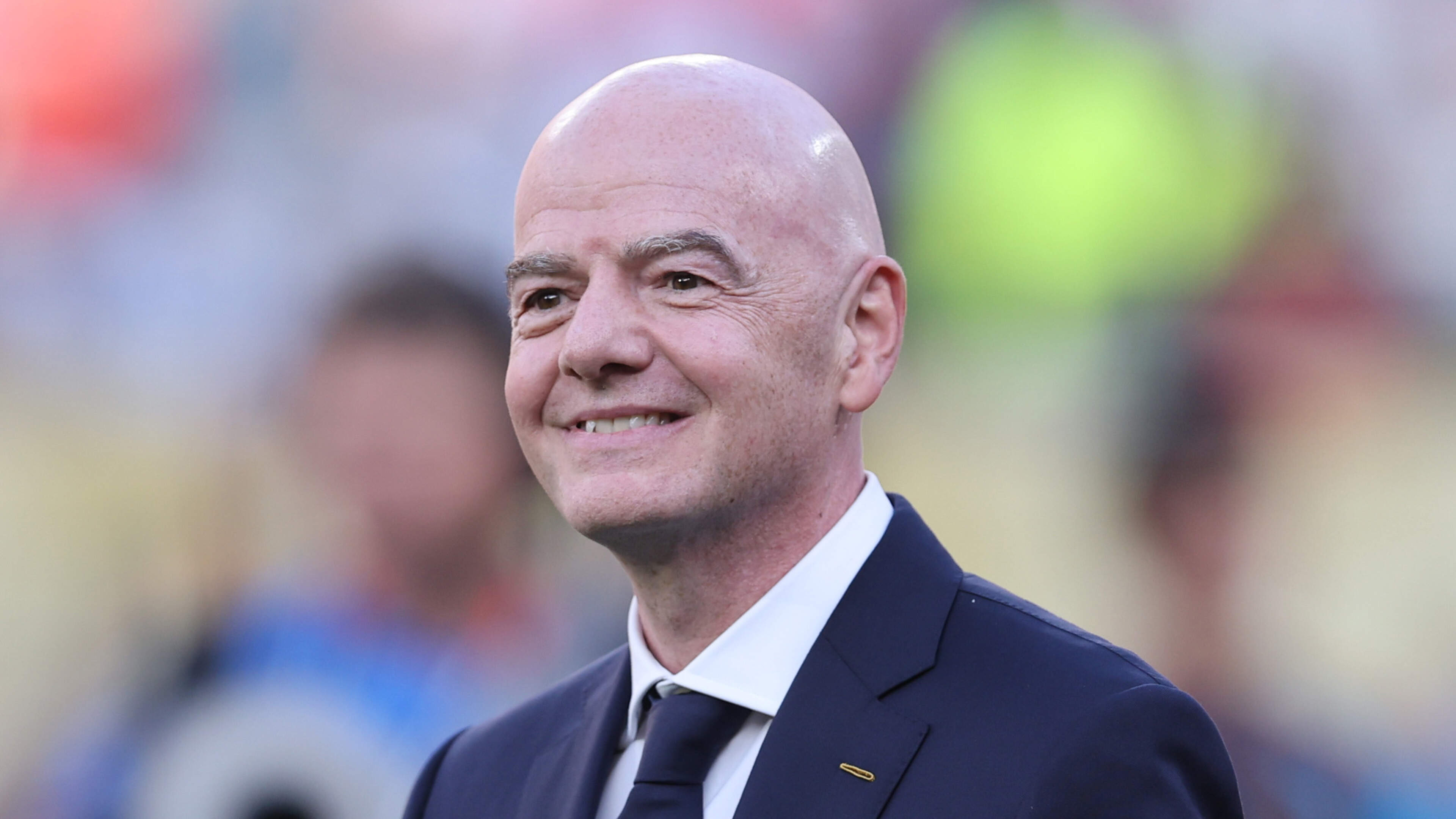 LIVE | Voorzitter en secretaris-generaal KNVB bij spoedoverleg UEFA over WK-plannen FIFA-baas Infantino