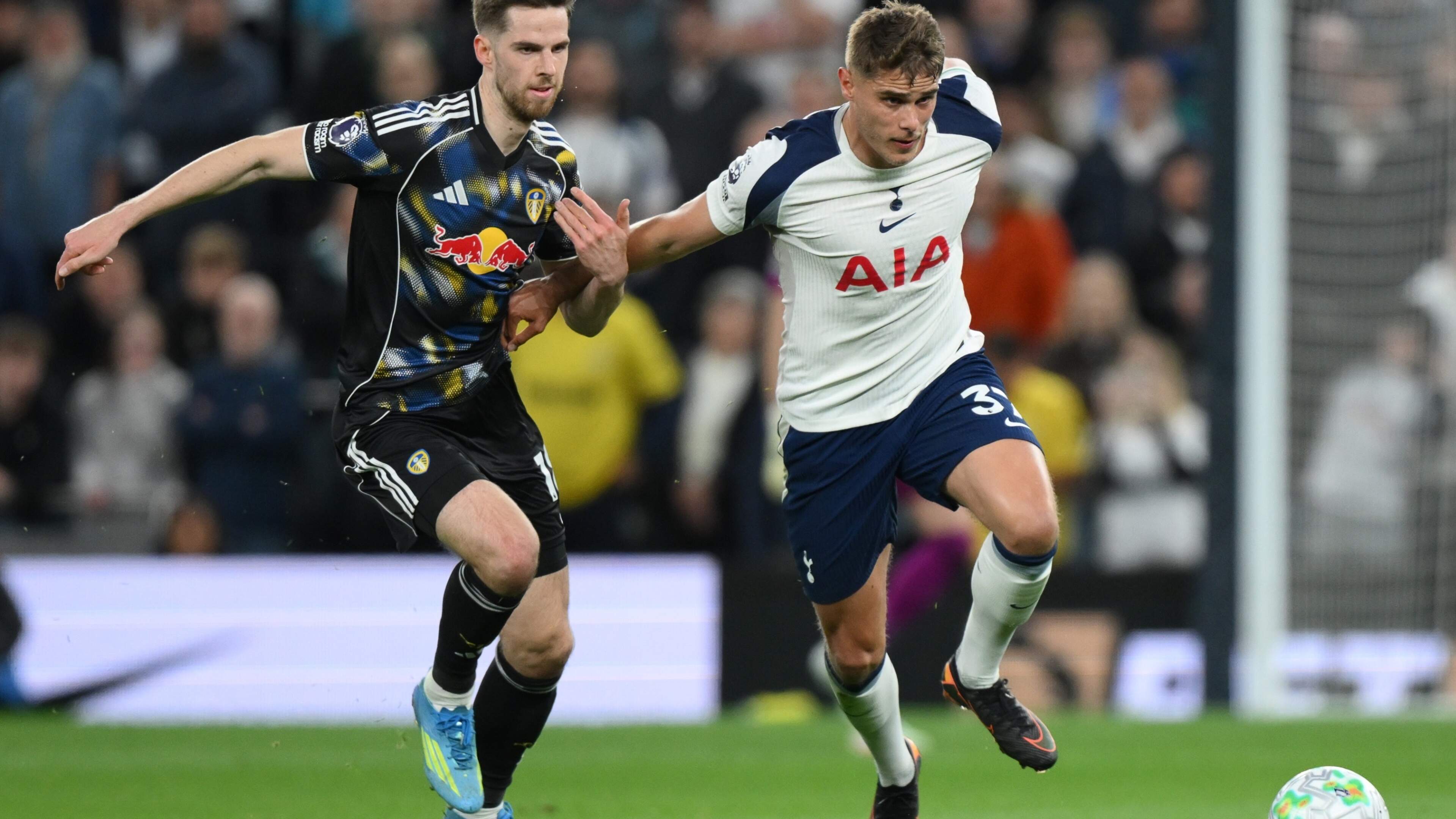 LIVE Premier League: Tottenham moet na domme actie cruciaal doelpunt slikken in degradatiestrijd