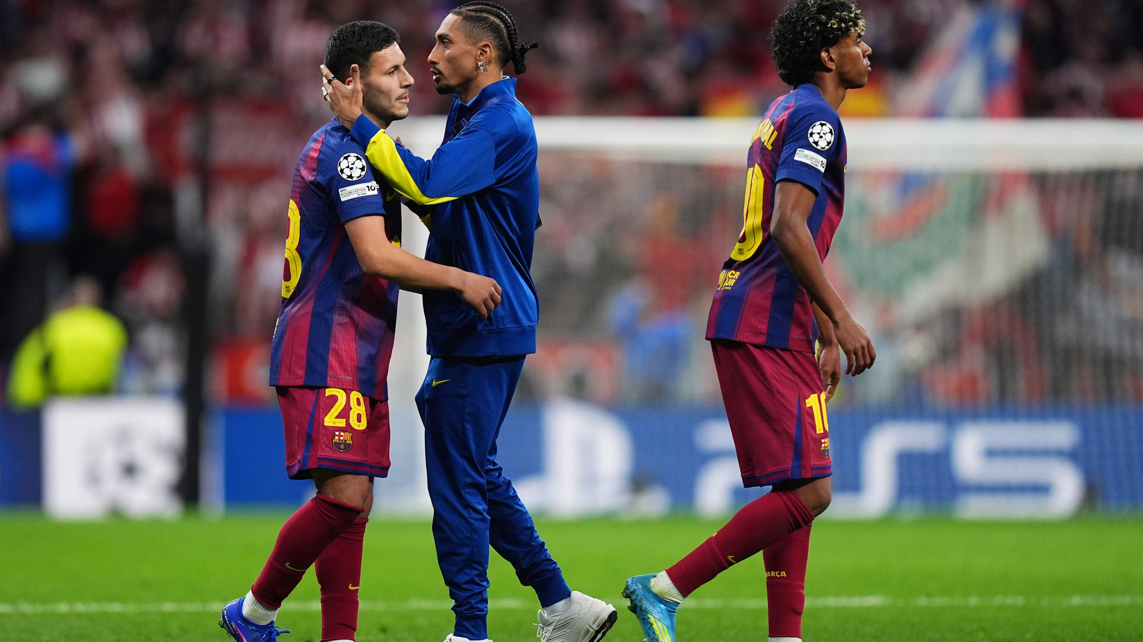 Barcelona-aanvaller Raphinha hekelt arbitrage na uitschakeling tegen Atlético: ’We zijn bestolen’