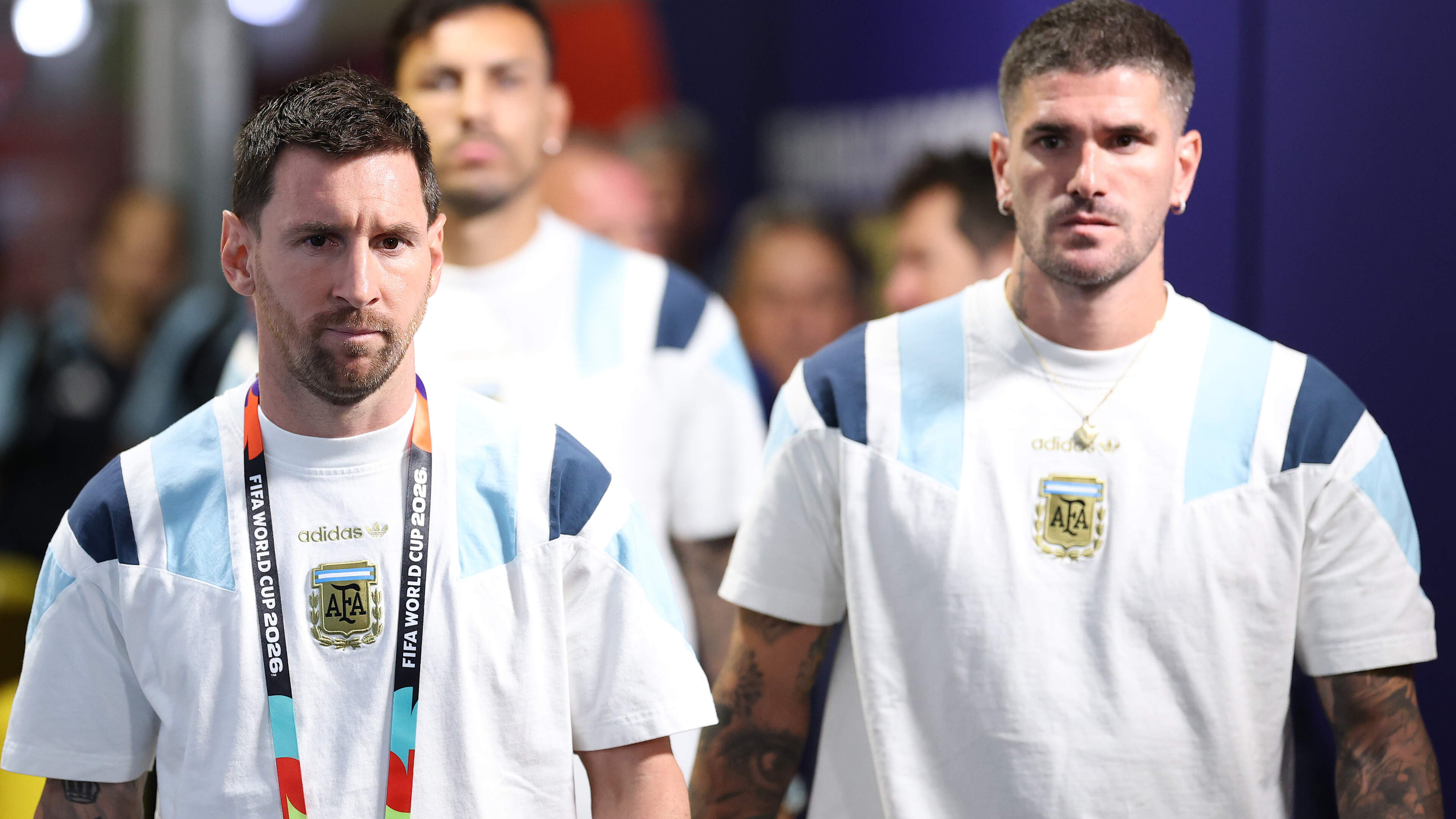 LIVE WK 2026 | Donald Trump komt aan met helikopter voor finale Spanje-Argentinië, Jake Paul en Jutta Leerdam supporten Lionel Messi