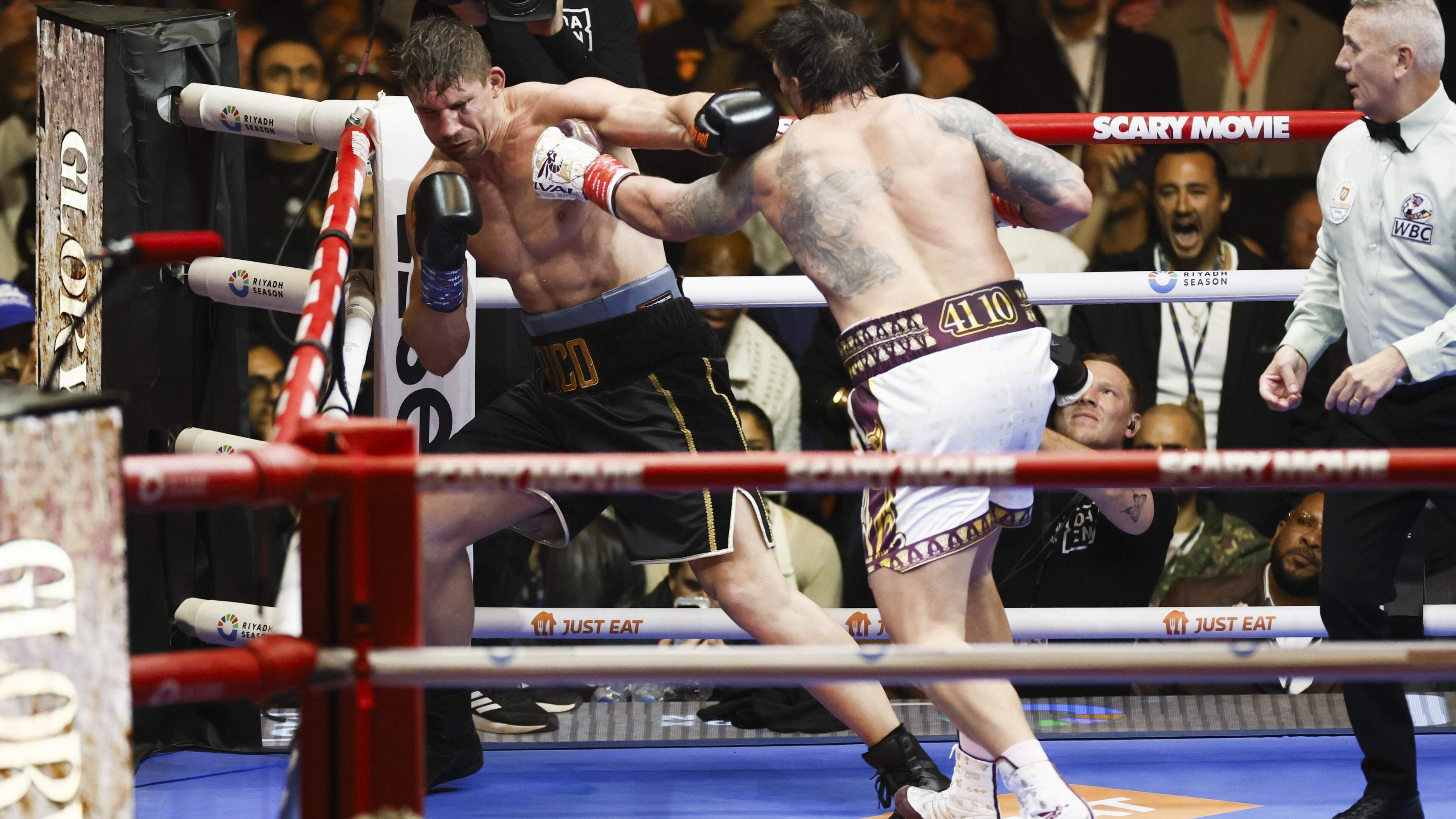 IJzersterke Rico Verhoeven in het zicht van de haven verslagen door Oleksandr Usyk in historisch gevecht om wereldtitel