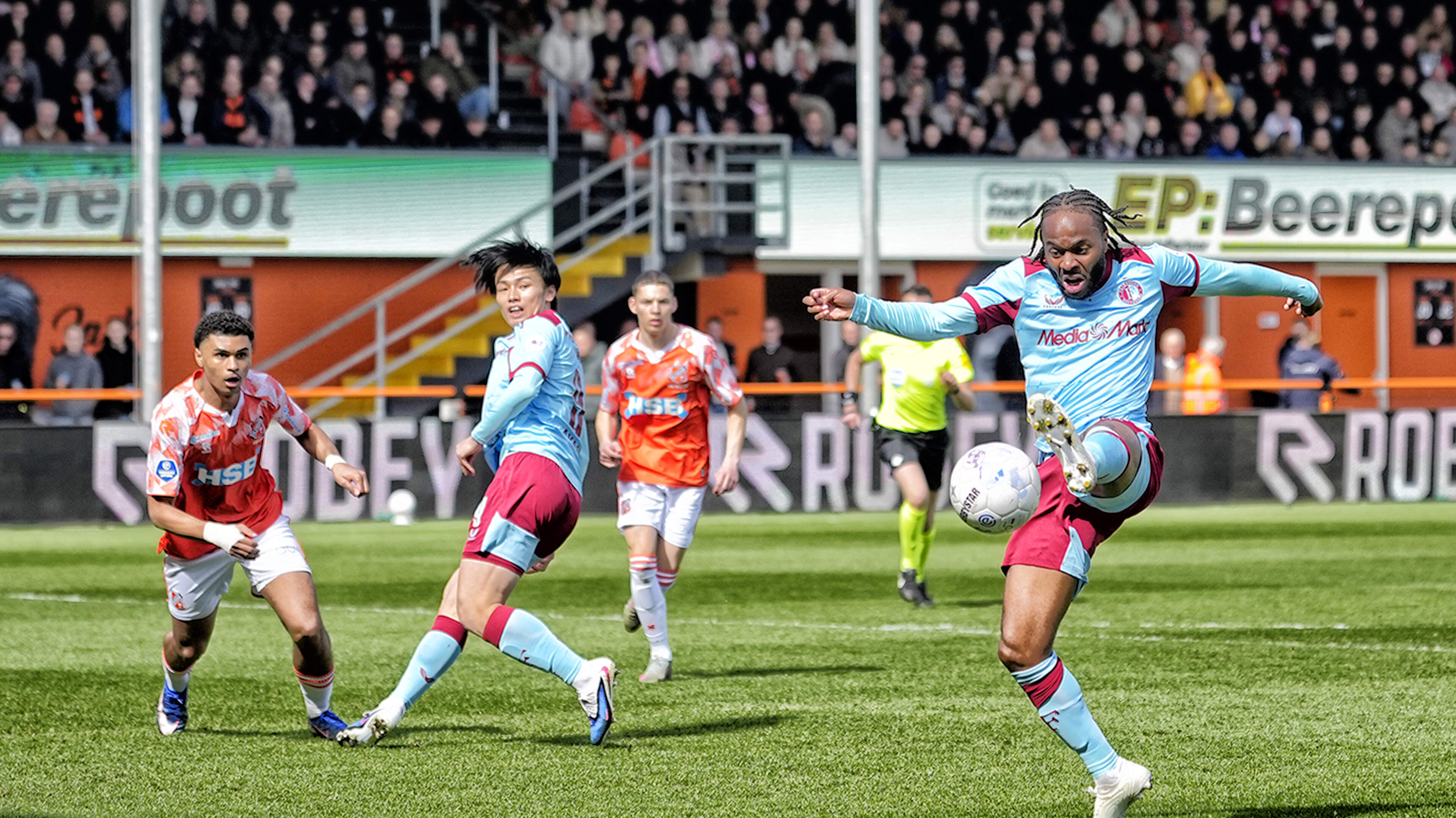 LIVE Eredivisie: Feyenoord moet in Volendam vrezen voor nieuw puntenverlies, PSV virtueel landskampioen