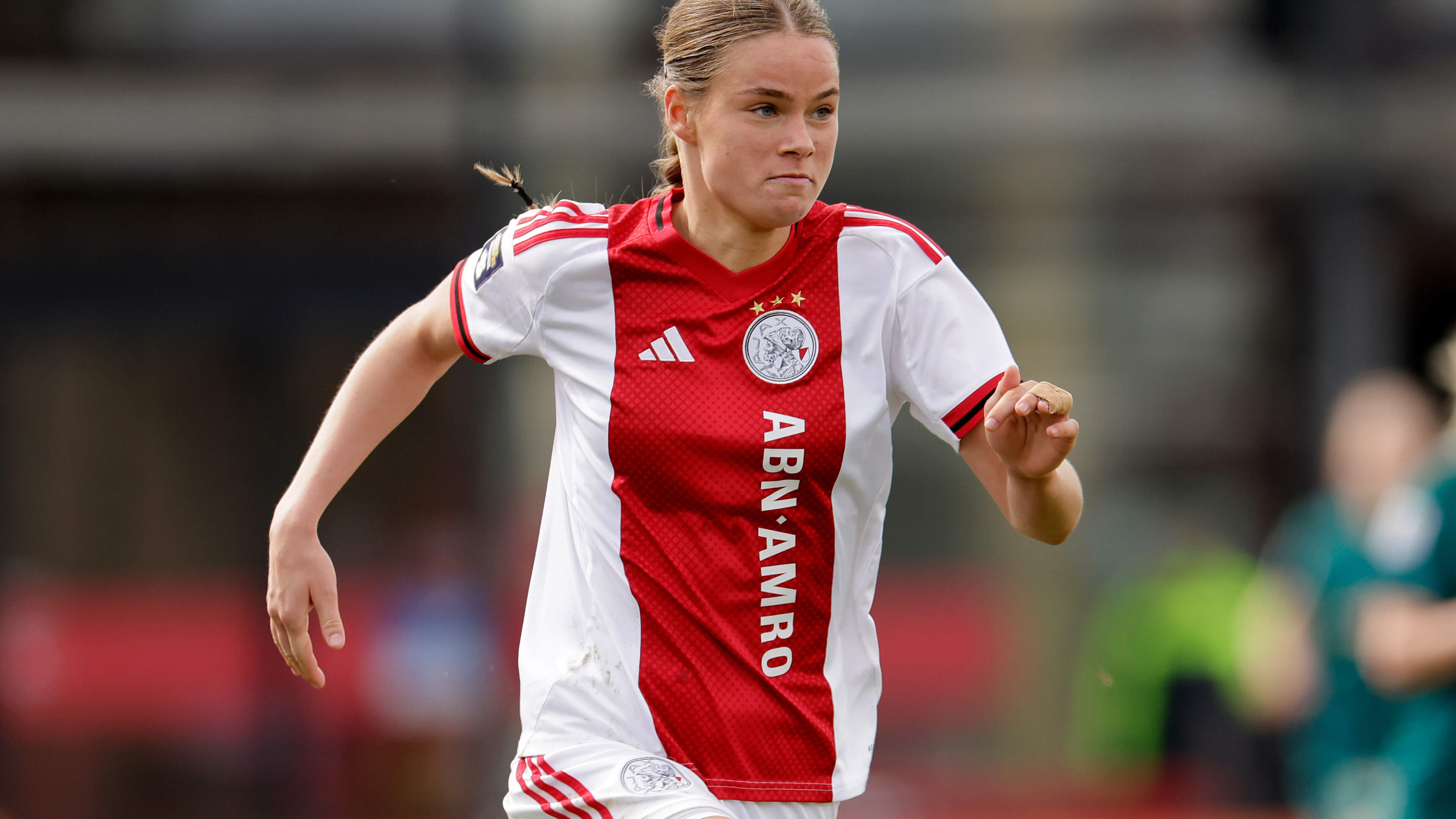 Voetbalsters Ajax en PSV boeken cruciale zeges in tweede voorronde Champions League