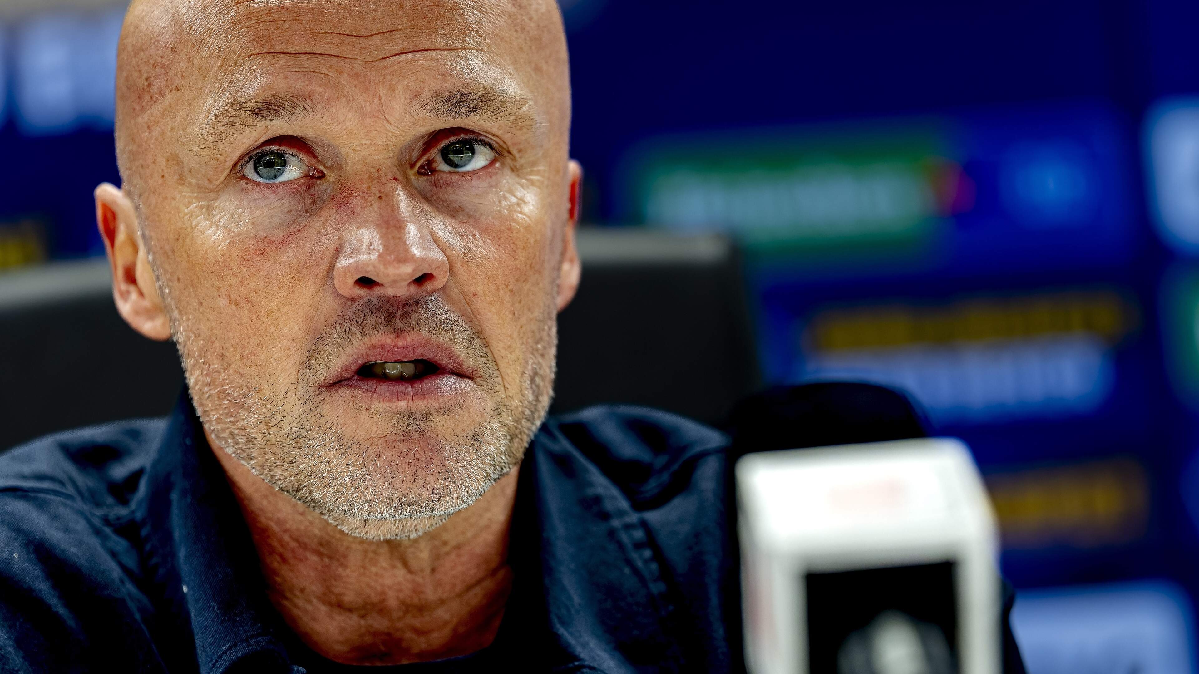 Dick Schreuder heeft dringende boodschap voor selectie NEC na debacle in De Kuip: ’Een speler zonder die lach gaat niet trainen’