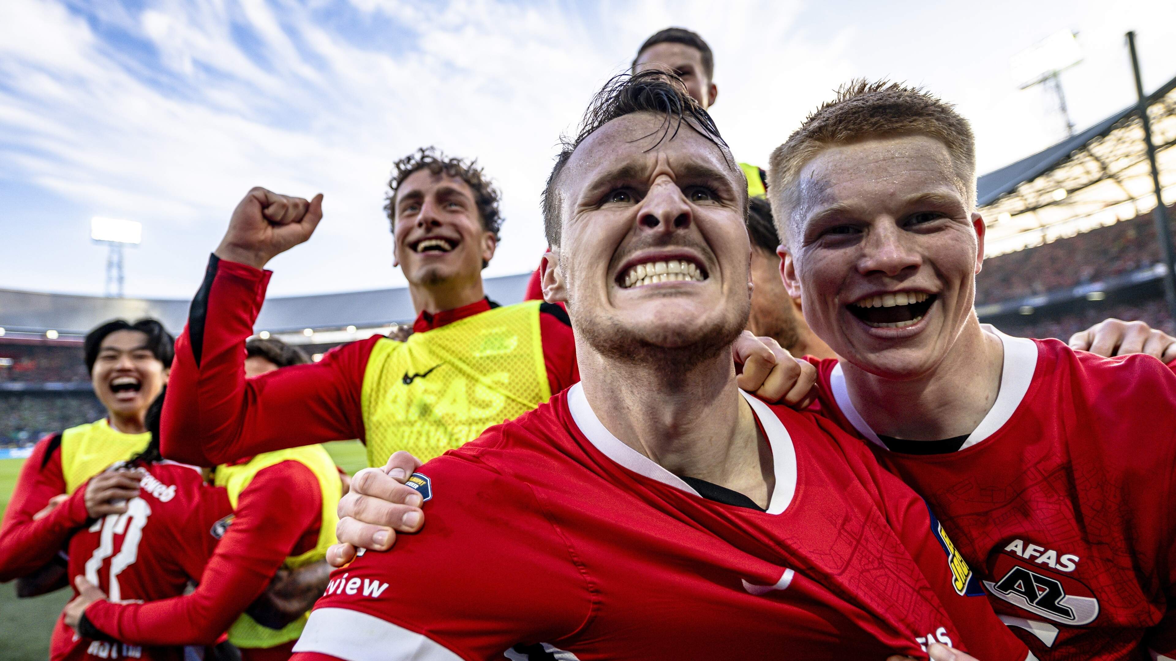 AZ kraait victorie met ruime winst op NEC in bekerfinale