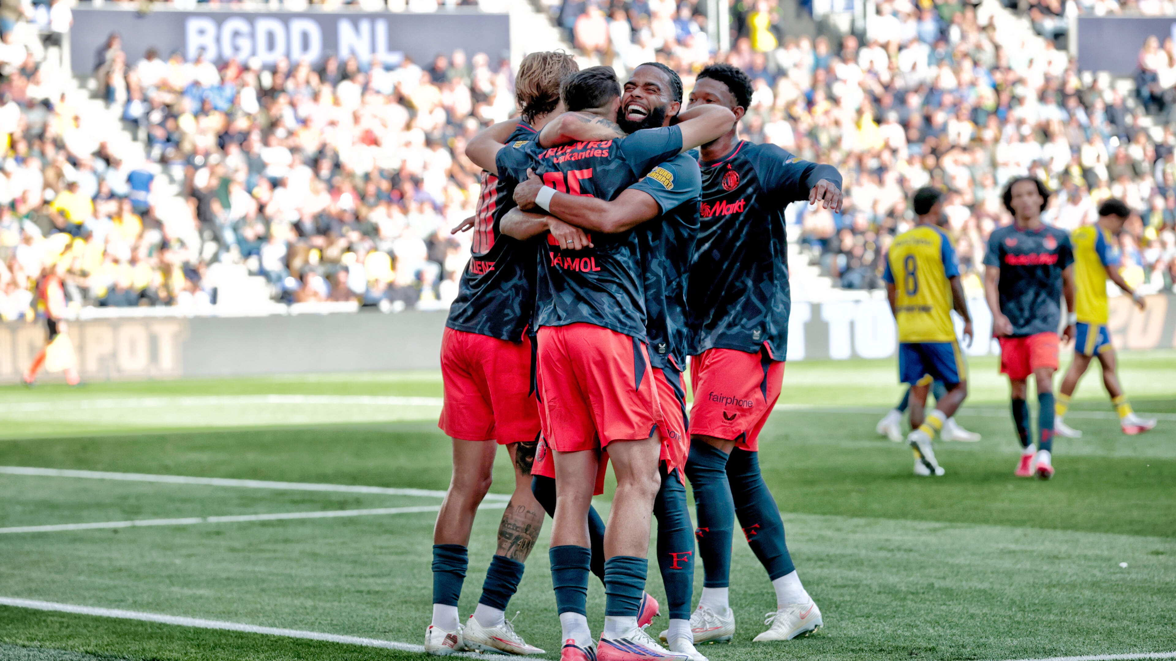 LIVE Eredivisie | Cambuur scoort weer, krijgt Feyenoord het nog moeilijk?
