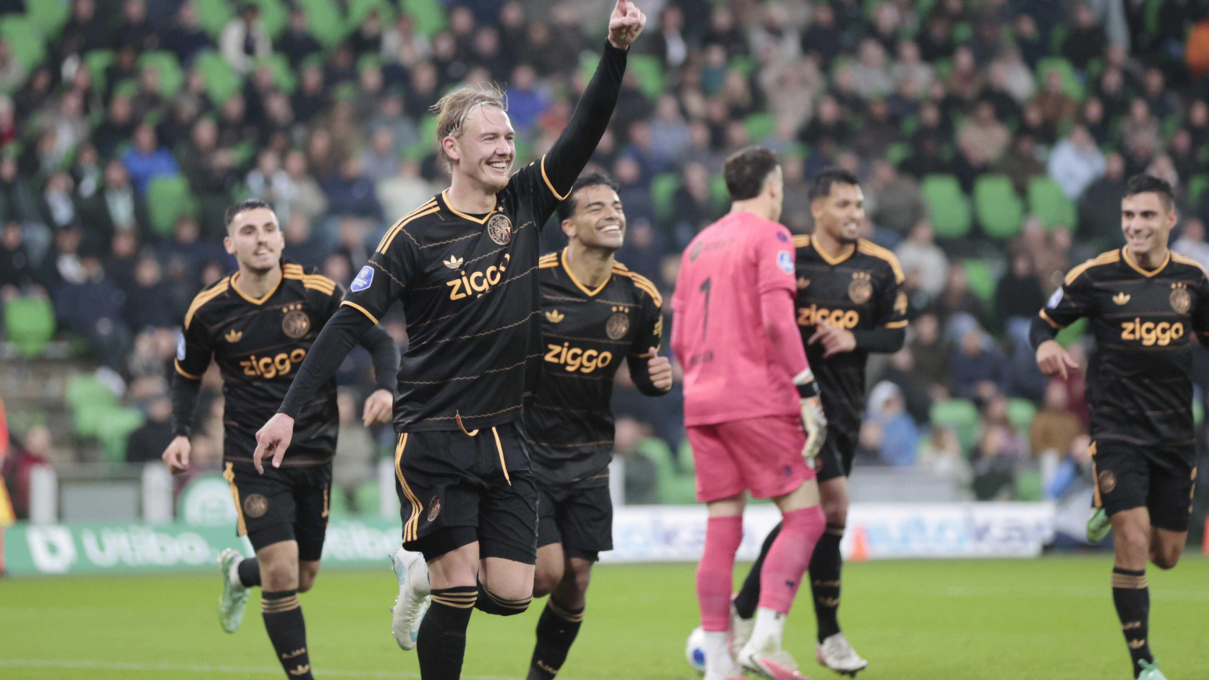 LIVE Eredivisie | Ajax maakt gehakt van FC Groningen in Euroborg