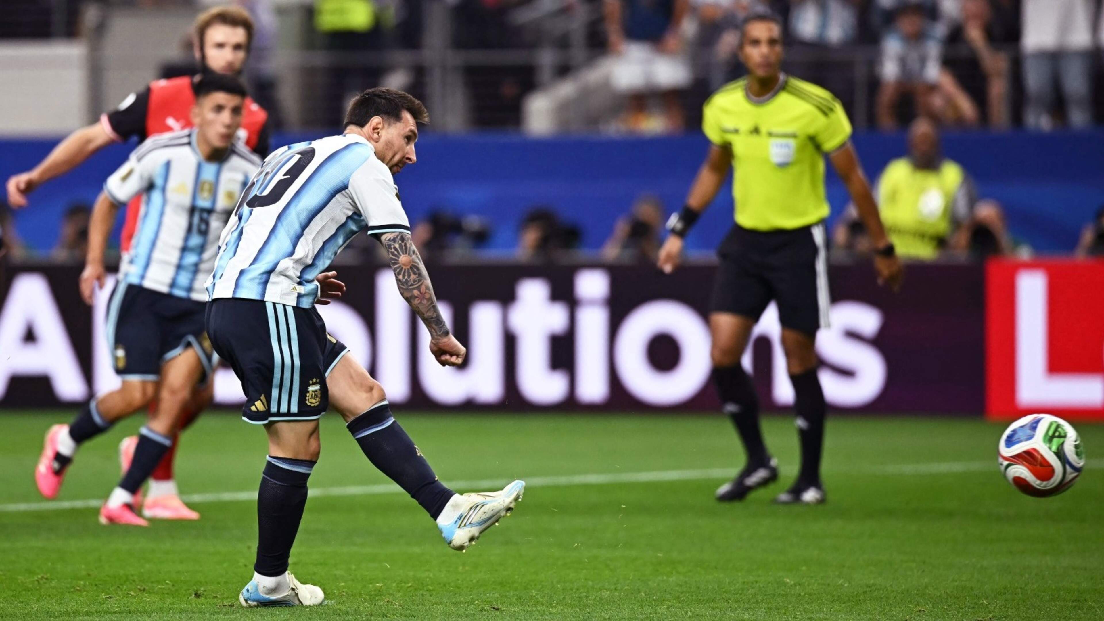 LIVE WK 2026 | Lionel Messi laat gouden kans liggen en schiet penalty ruim naast