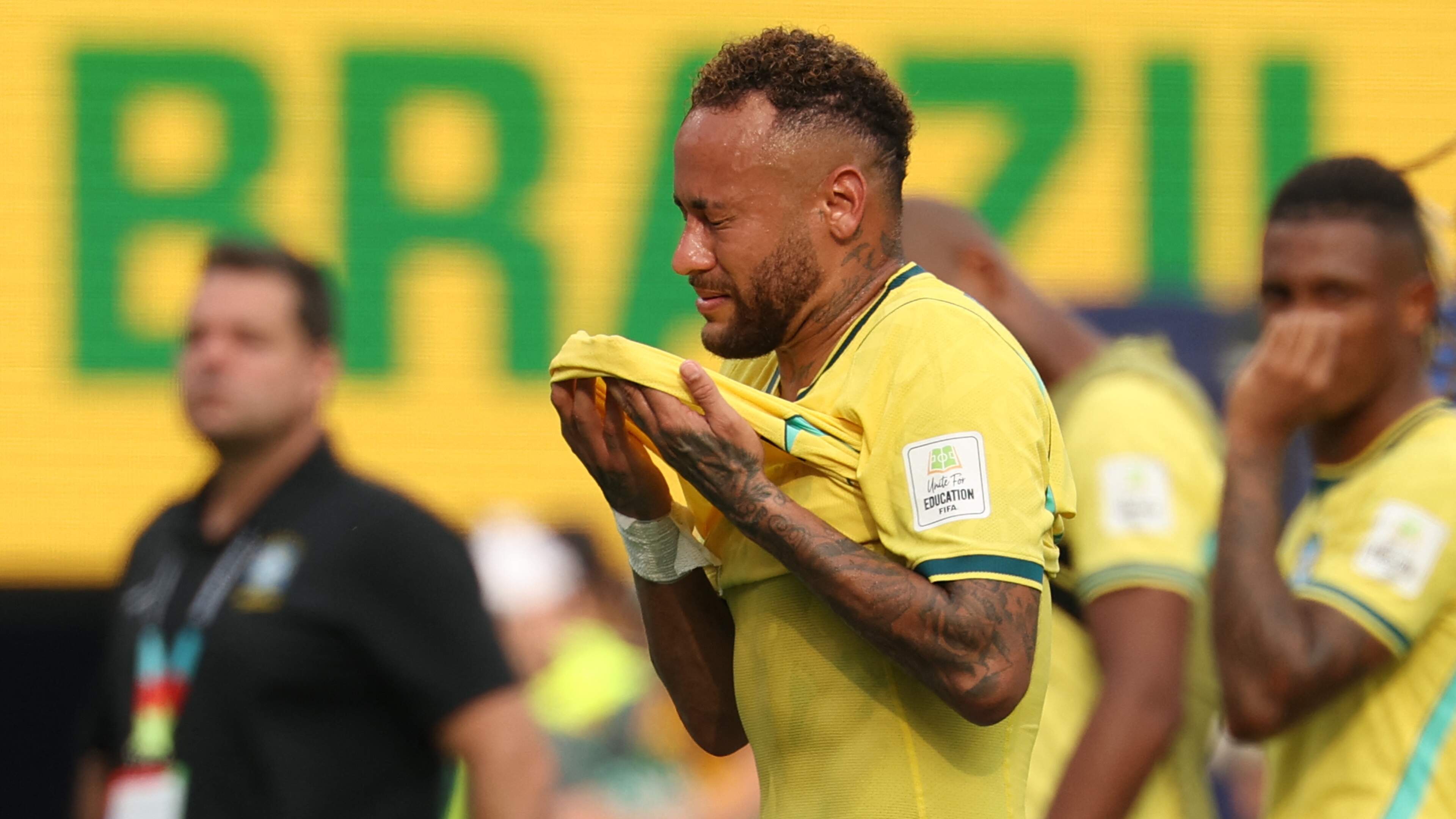 Horrorreeks duurt Brazilië voort: huilende Neymar (34) heeft zijn laatste interland gespeeld