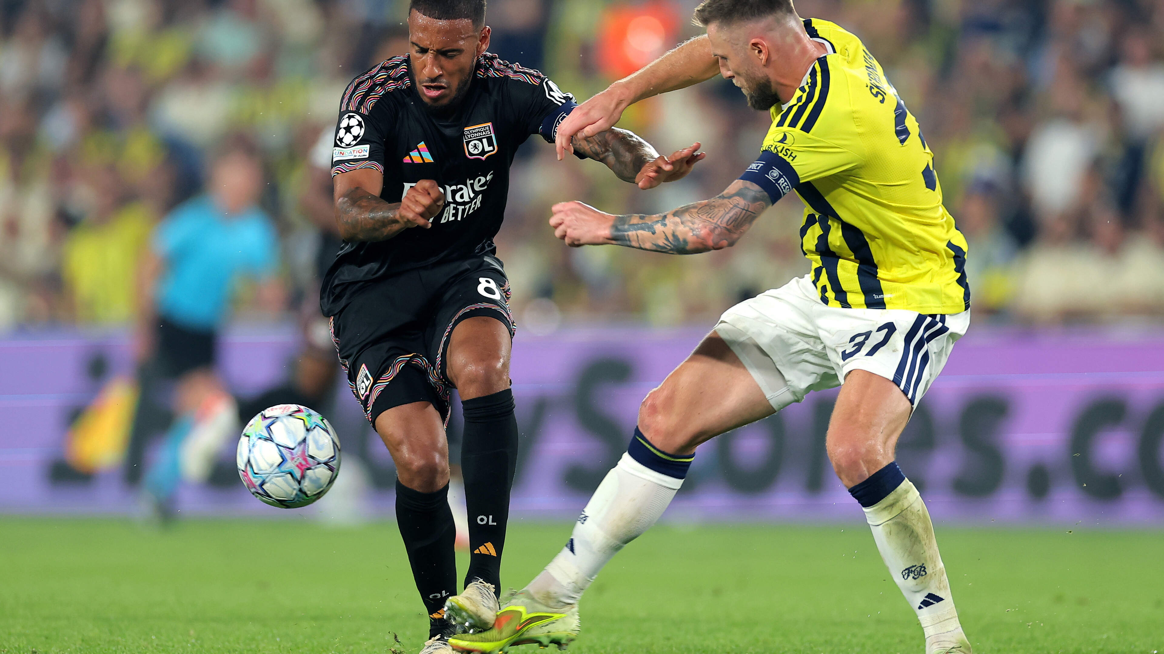 Fenerbahçe en Olympique Lyon houden elkaar in evenwicht in strijd om ticket voor Champions League