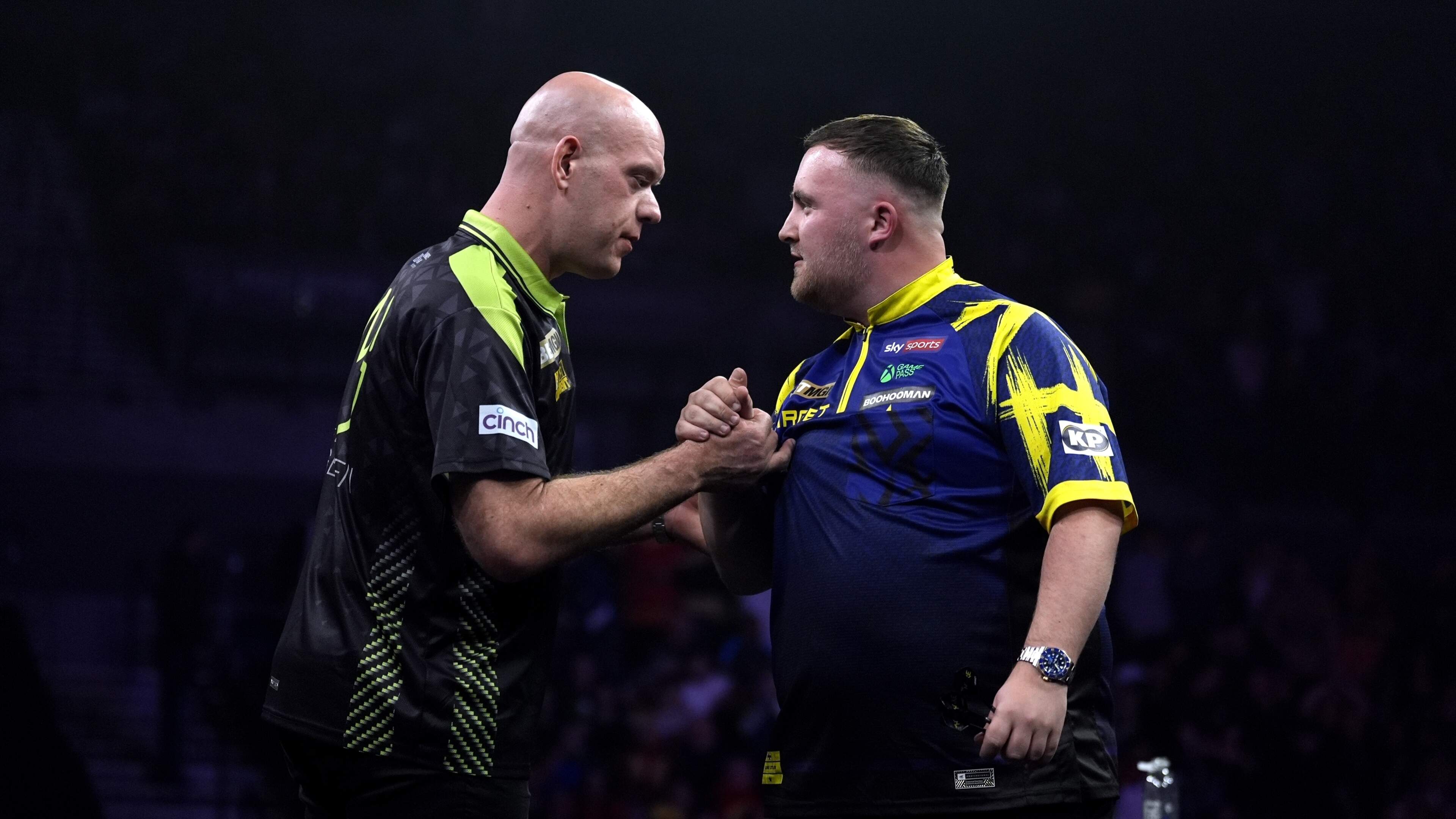 Slechte avond voor Nederlanders in Premier League Darts: Michael van Gerwen en Gian van Veen moeten vrezen voor play-offs na nieuwe nederlagen