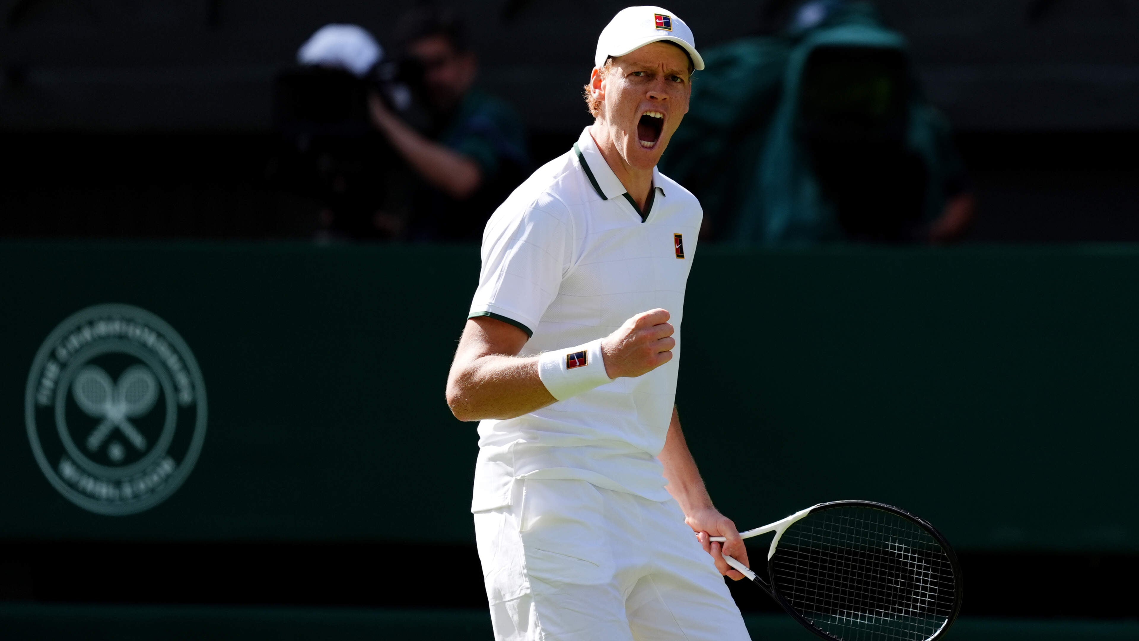 Titelverdediger Jannik Sinner komt in eerste ronde Wimbledon met de schrik vrij na vijfsetter