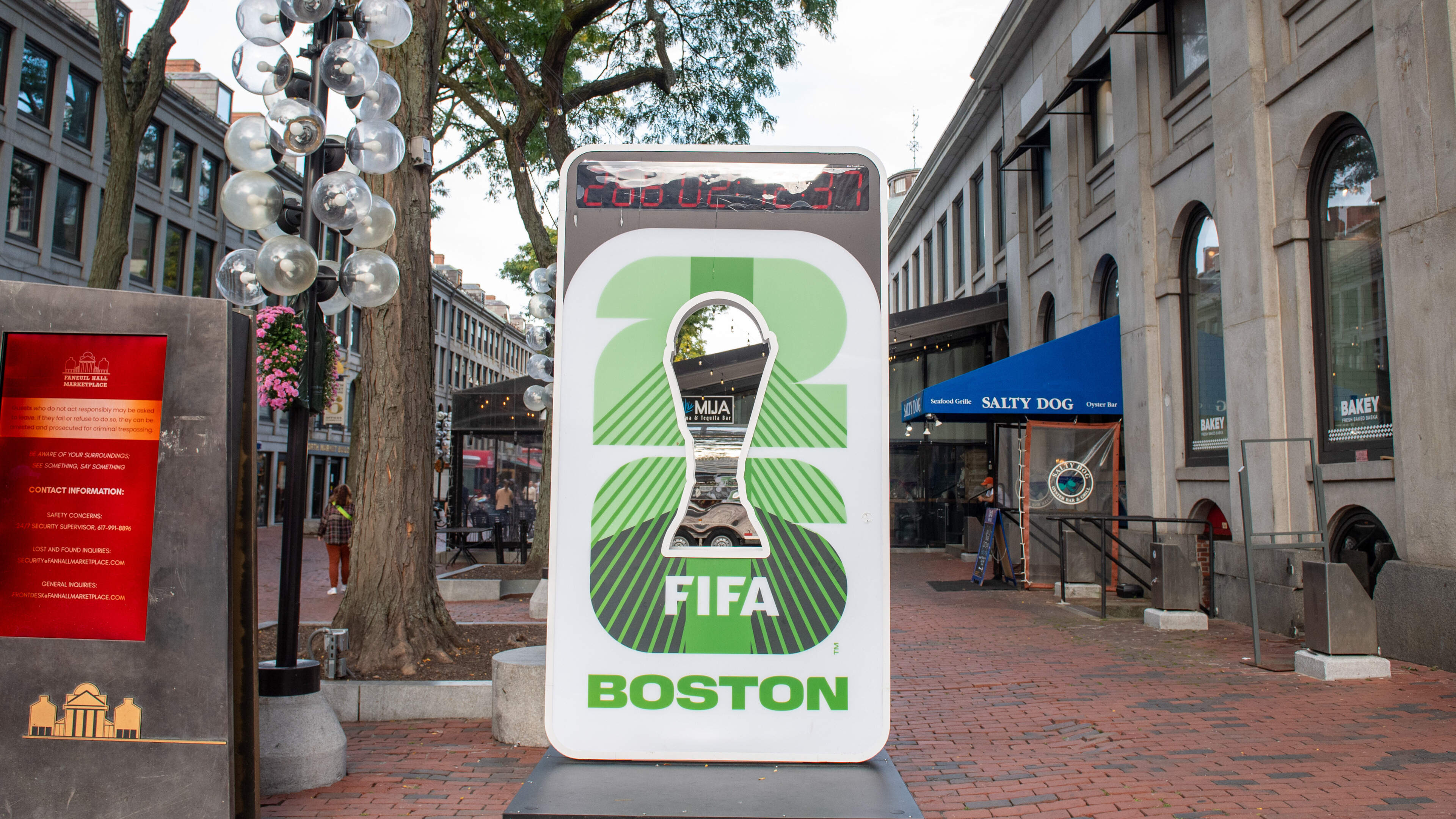 Peperduur ov op WK: FIFA is ’verrast’ door tickets van 85 euro voor reis van 30 kilometer en eist actie