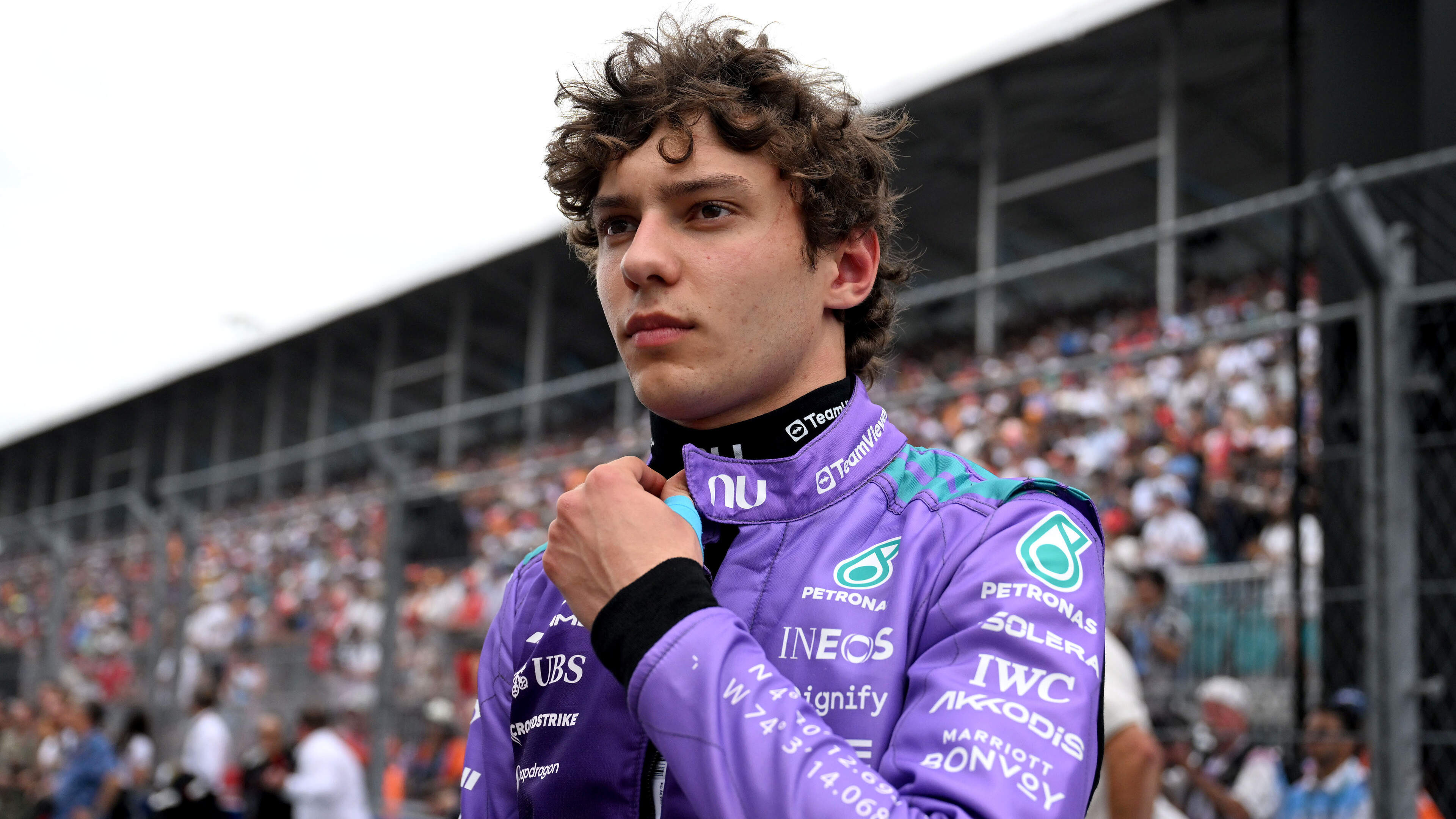 Kimi Antonelli (19) ook vedrietig na triomf bij GP Miami: ’Vreselijk om het nieuws over Zanardi te horen’