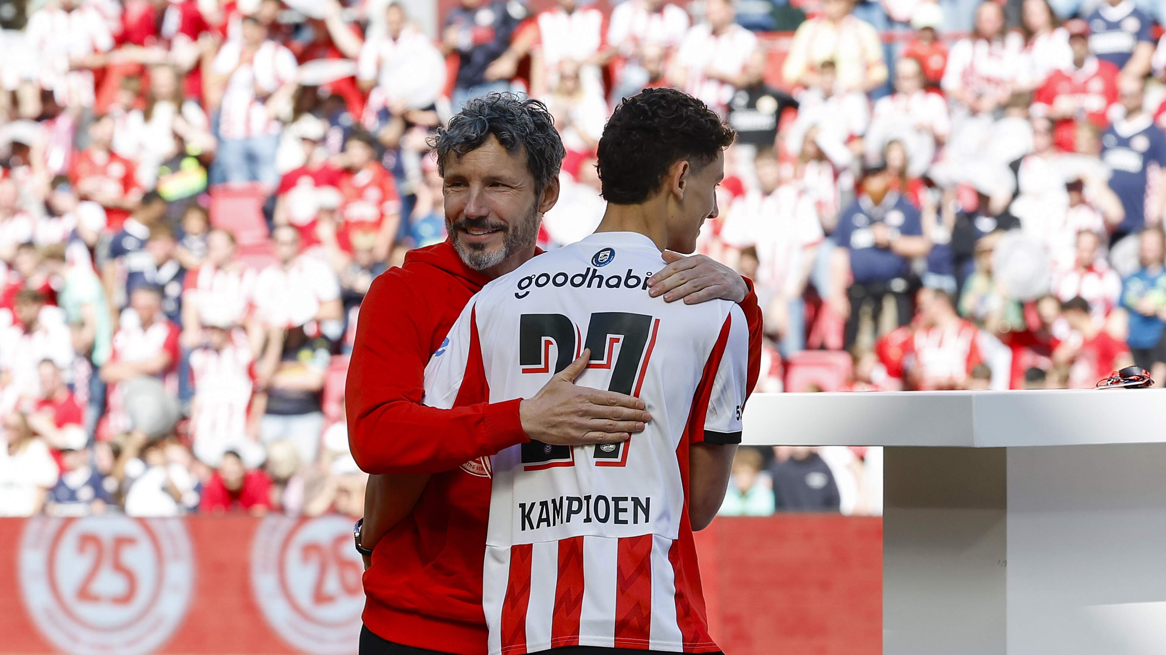 Ruben van Bommel is blij met mooie stap die vader Mark maakt, maar volgt hem niet: ’Ik ben een Limburger, geen Belg’