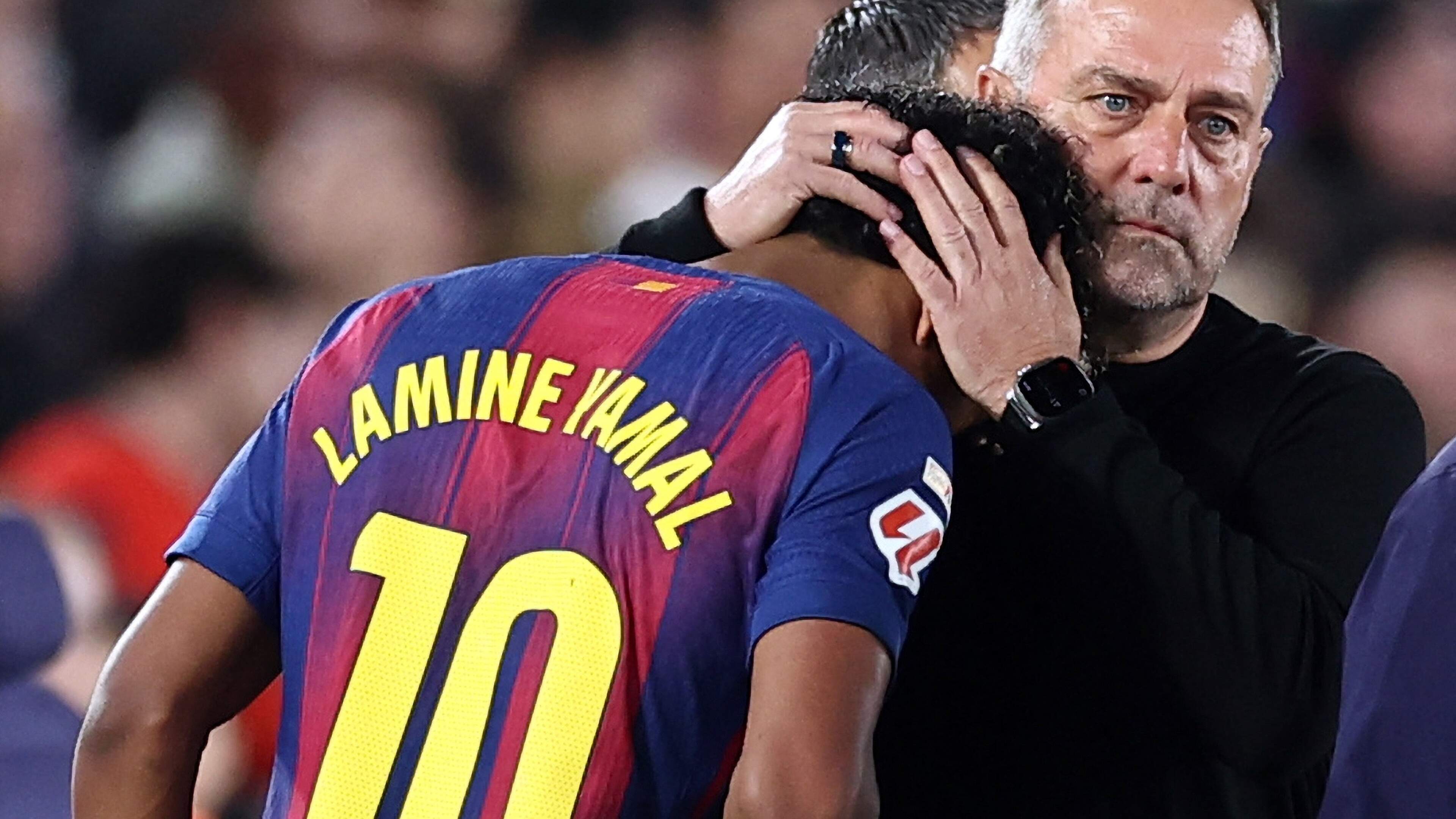 Schrik bij winnend FC Barcelona in recordduel Frenkie de Jong: Lamine Yamal blesseert zich bij strafschop en wordt gewisseld