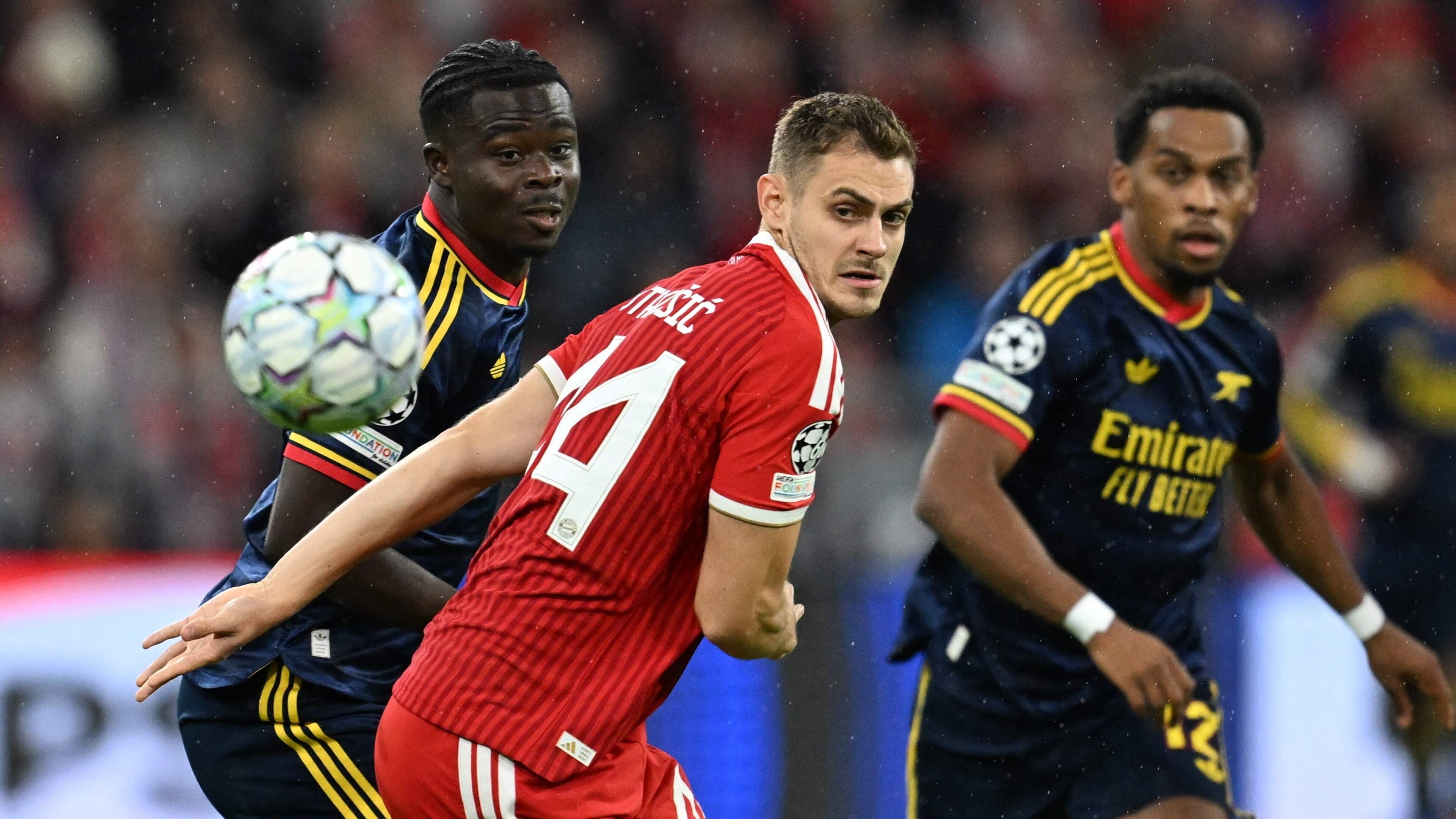 LIVE Champions League: Davies zet Bayern München op gelijke hoogte tegen Arsenal, nog geen goals bij Real Madrid