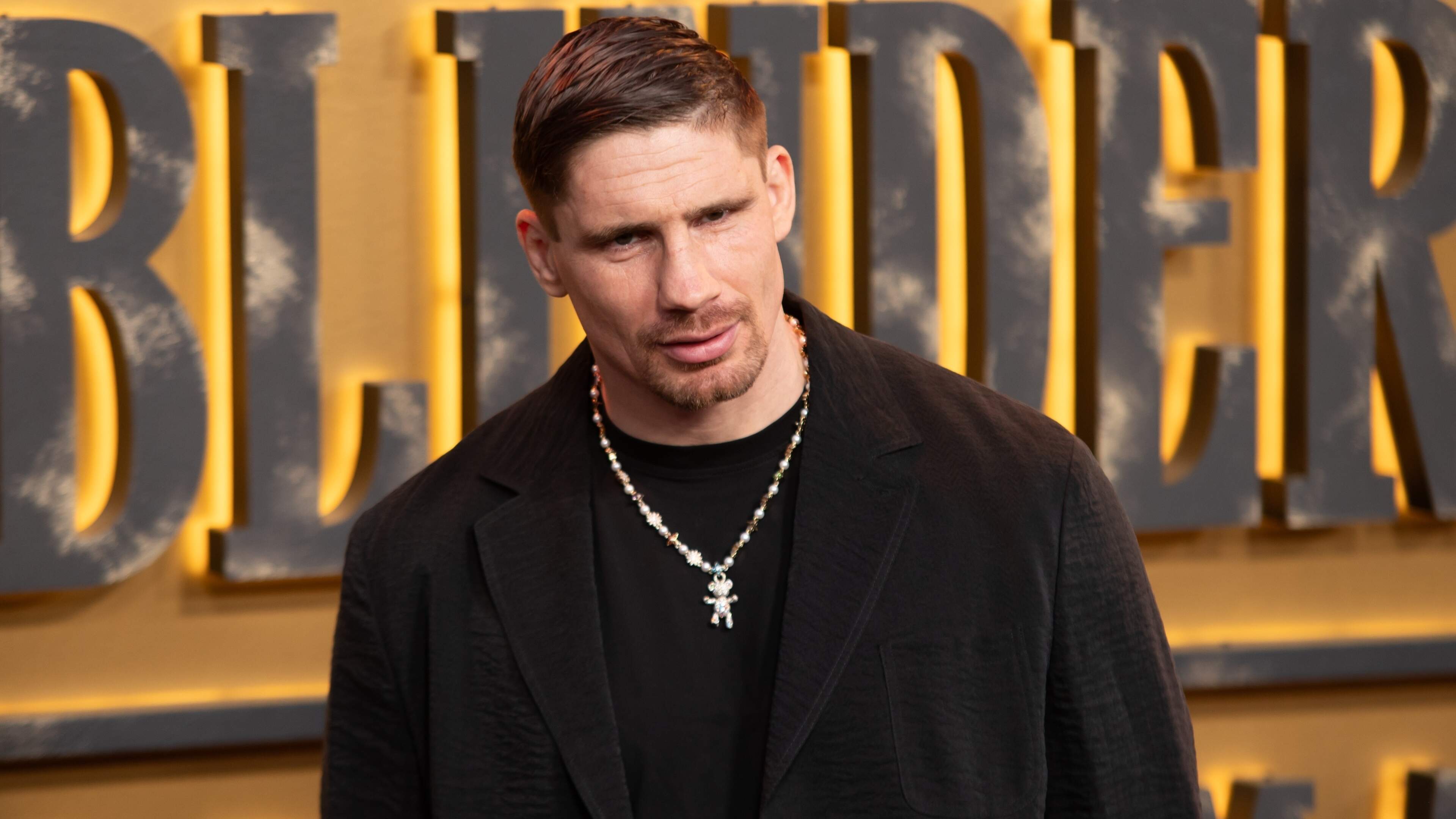 Kippenvel voor Rico Verhoeven richting historische clash met wereldkampioen Usyk: ’Dit voelt als Verstappen in de Formule 1, als Cruijff in het voetbal’