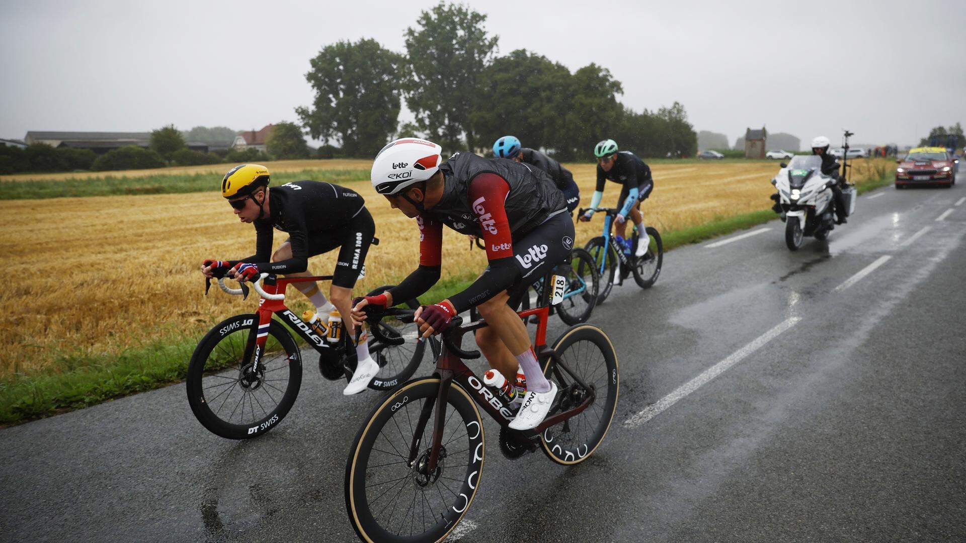 In de tweede etappe van de Tour de France vormde zich al snel een kopgroep van vier.