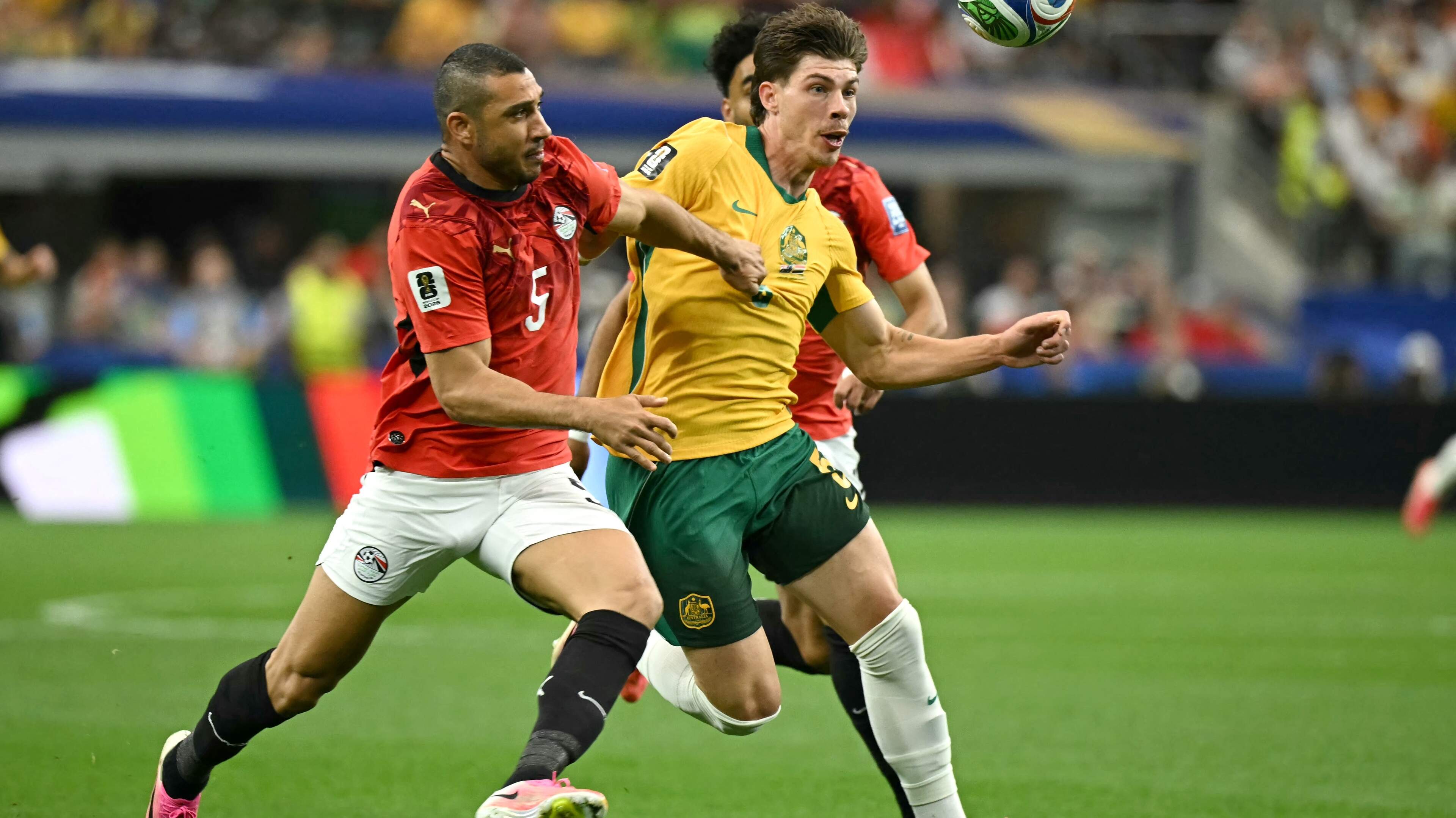 LIVE WK 2026 | Feyenoord moet vrezen: Jordan Bos blijft vlak voor rust liggen met blessure bij Australië