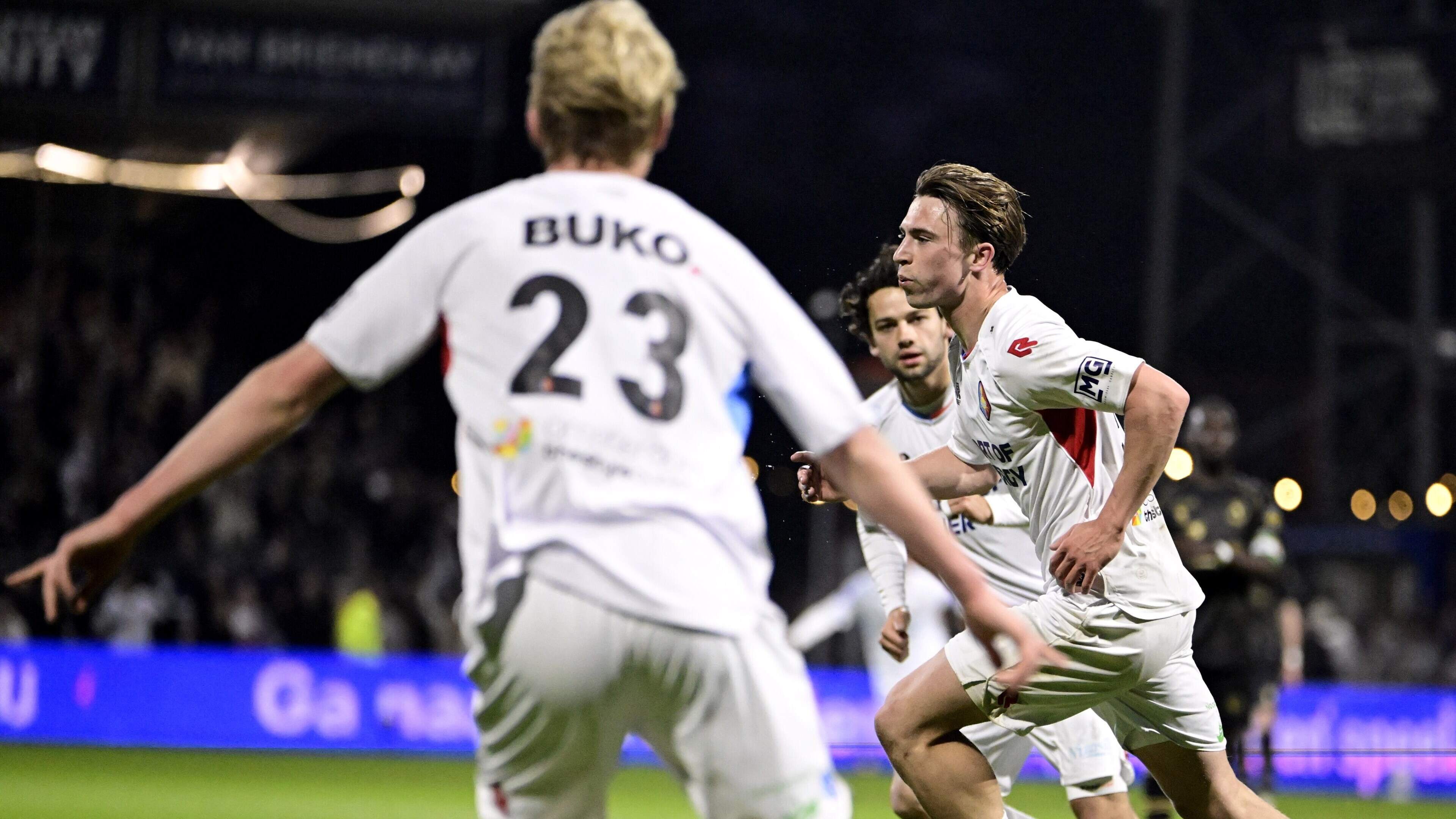 Telstar boekt klinkende en belangrijke zege op Sparta in strijd om lijfsbehoud Eredivisie