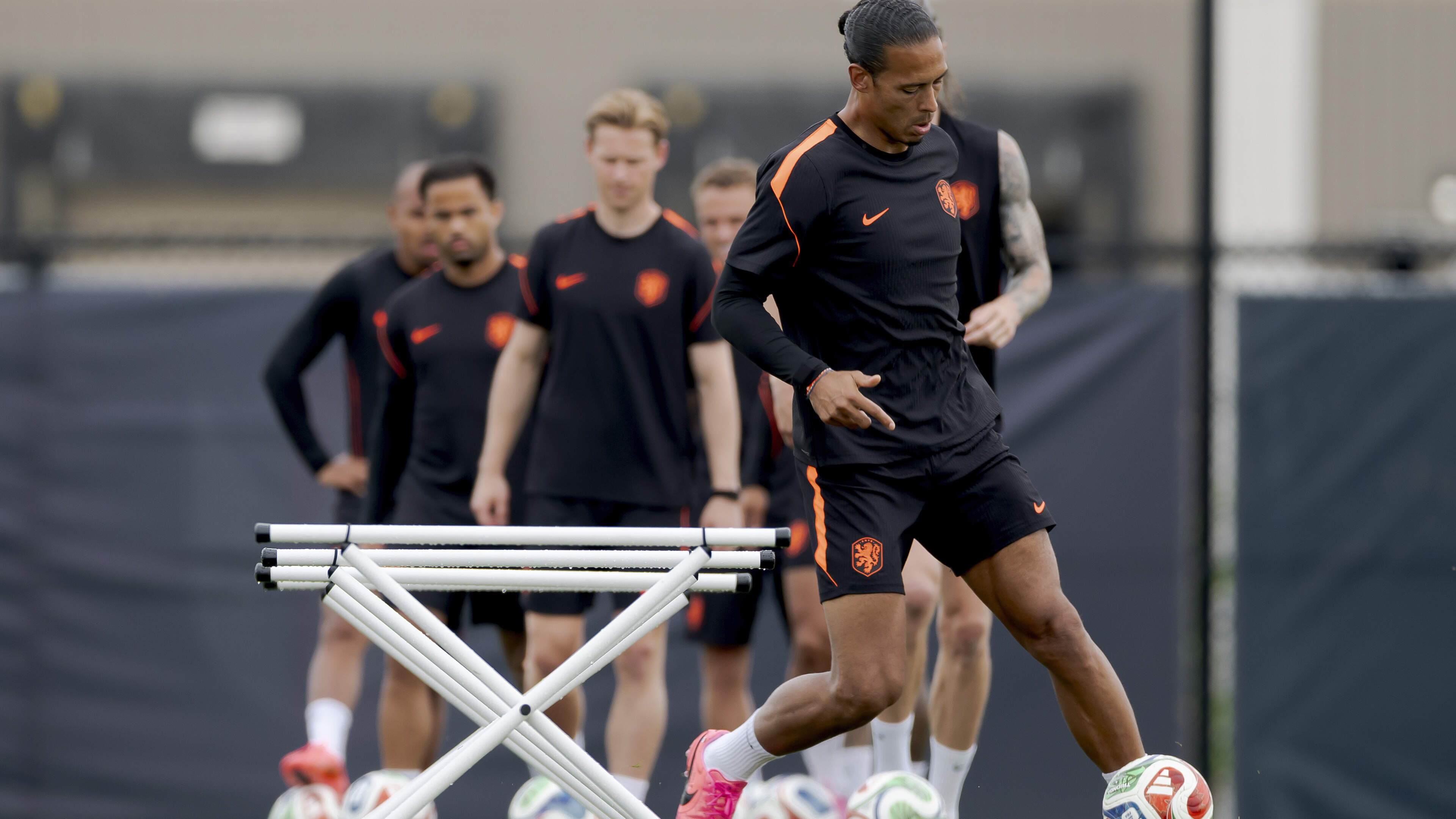 LIVE WK 2026: Meteorologen: grote kans dat duel Nederlands elftal vertraging oploopt