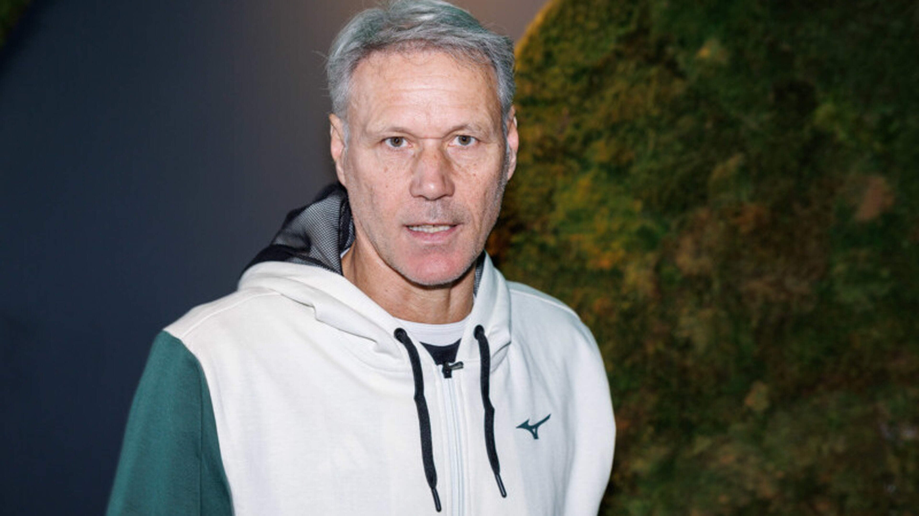 Marco van Basten (61) gestalkt door verwarde vrouw: ’Ze gaat steeds verder’