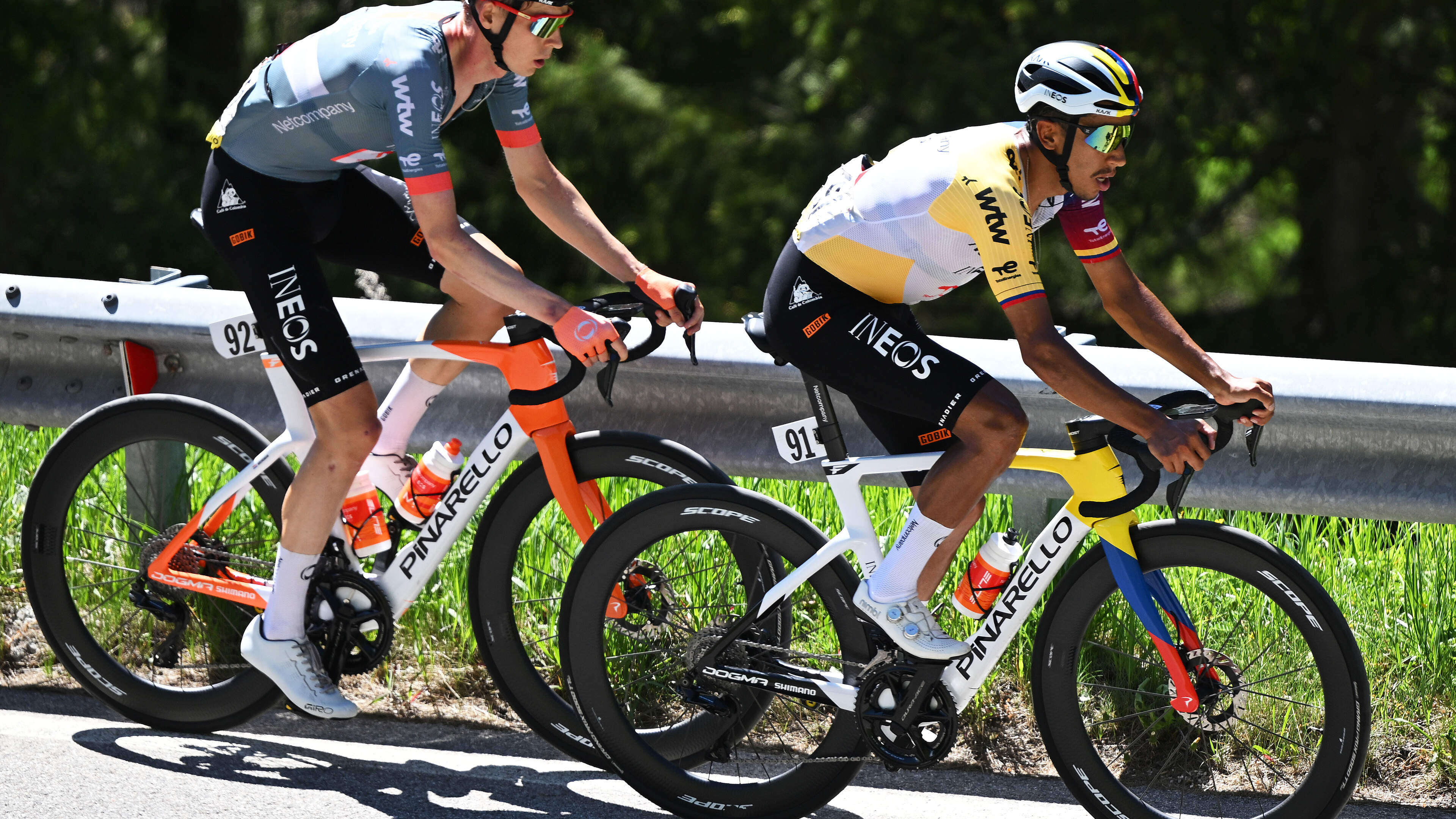 LIVE Giro d’Italia: Thymen Arensman virtueel van podium af in loodzware koninginnenrit