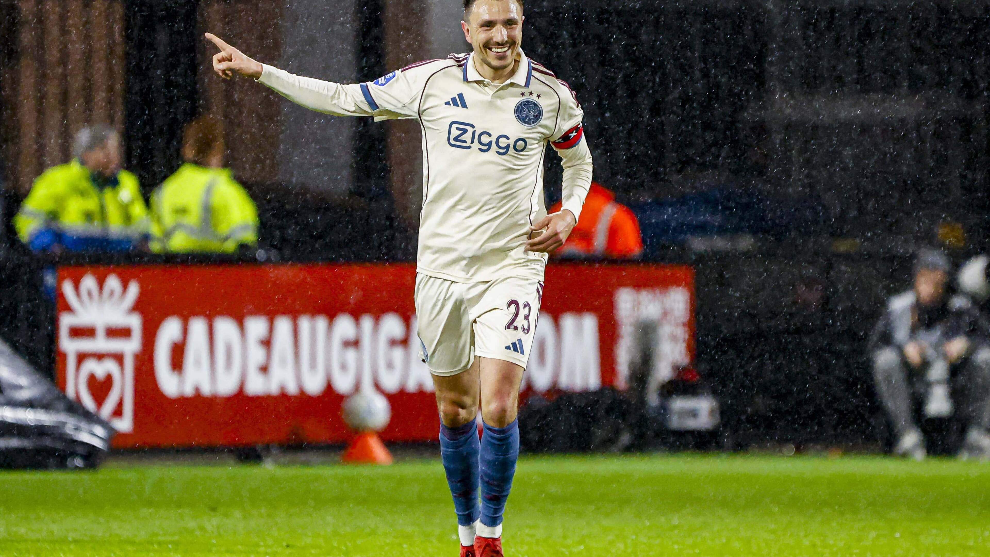 Steven Berghuis reageert koeltjes op zege Ajax: ’Het is maar waar je de lat legt’