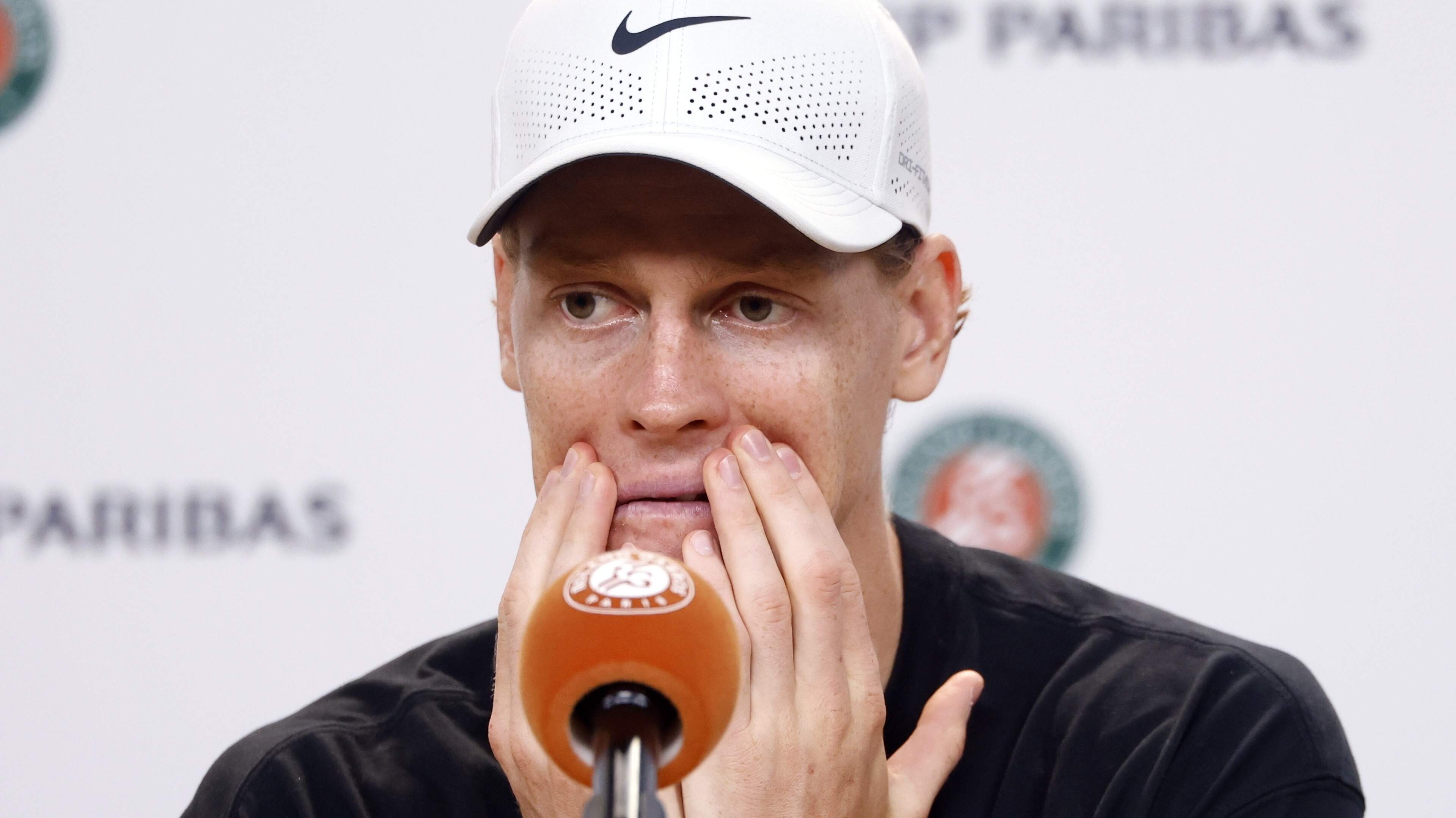 Hoe de droom van Jannik Sinner uiteenspatte op Roland Garros: ’Ik liep tegen een muur op’