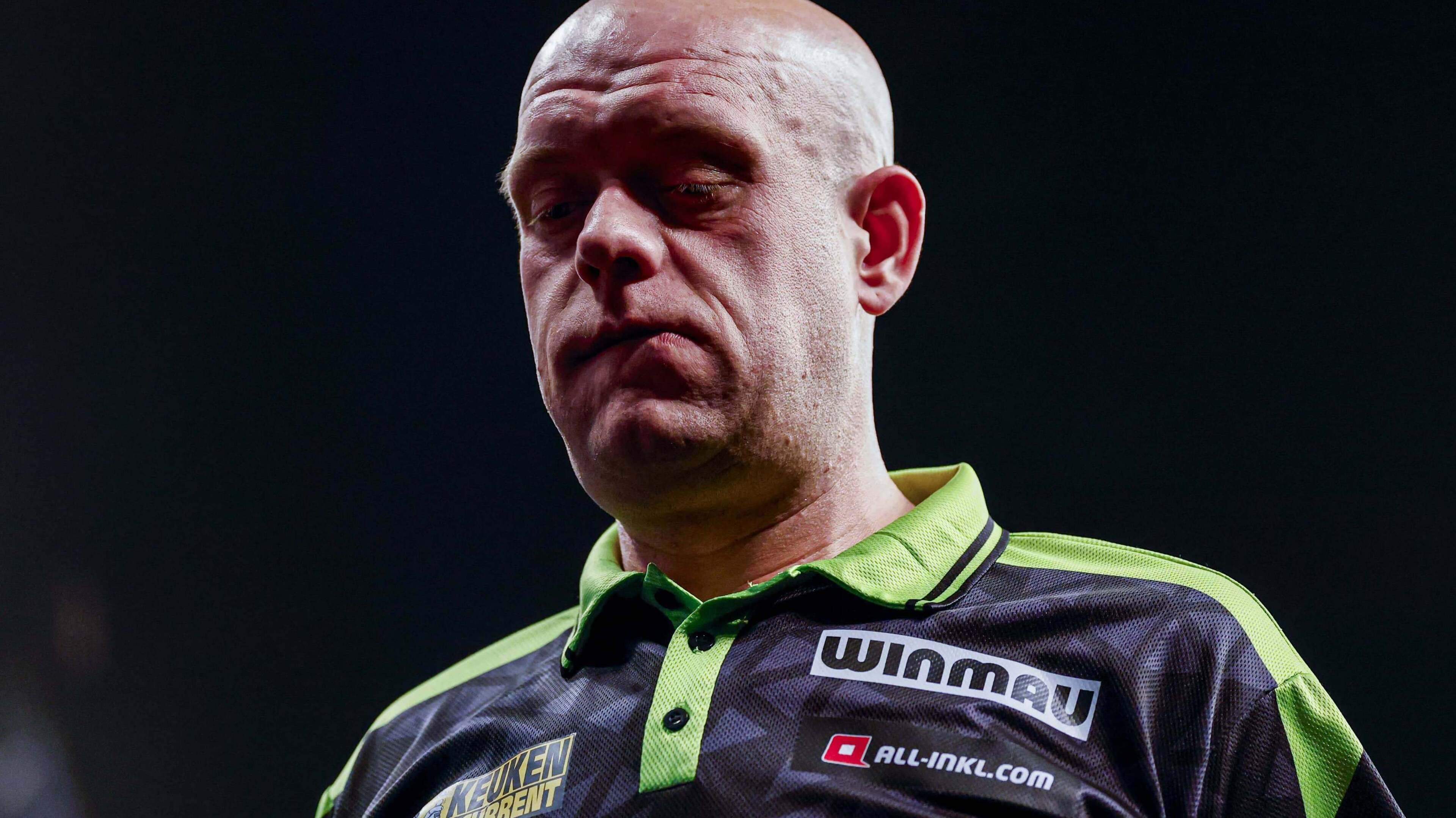Zorgwekkend optreden Michael van Gerwen, die finaal door de ondergrens gaat tegen landgenoot Wessel Nijman